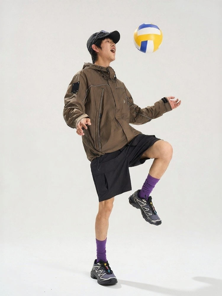 CAPELINCREW | Waterproof Unisex Outdoor Jacket with Hood - ยี่ห้อ CAPELINCREW ราคา 2,640 บาท*ส่งฟรี