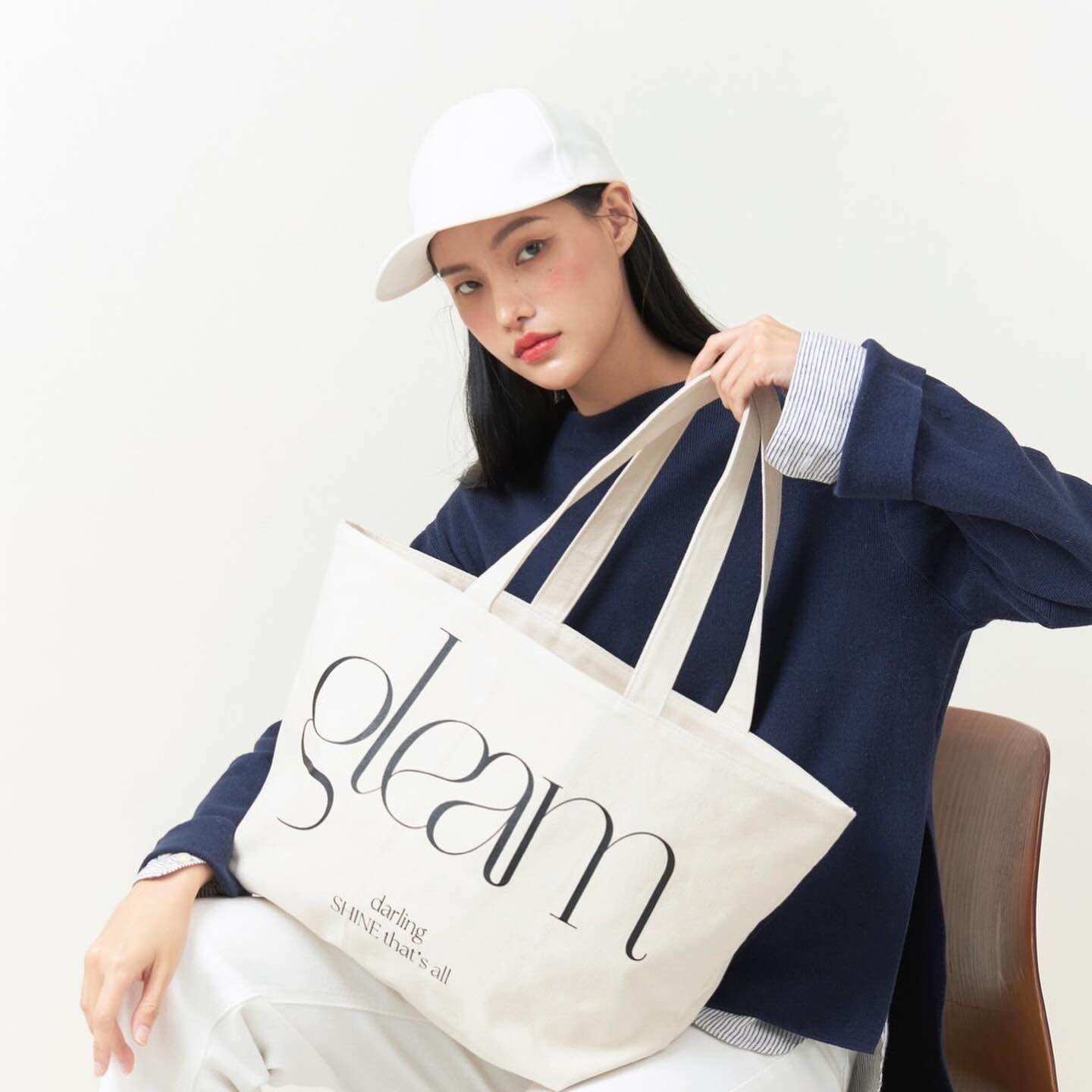 Gleam tote bag ราคา 1,490 บาท*ส่งฟรี