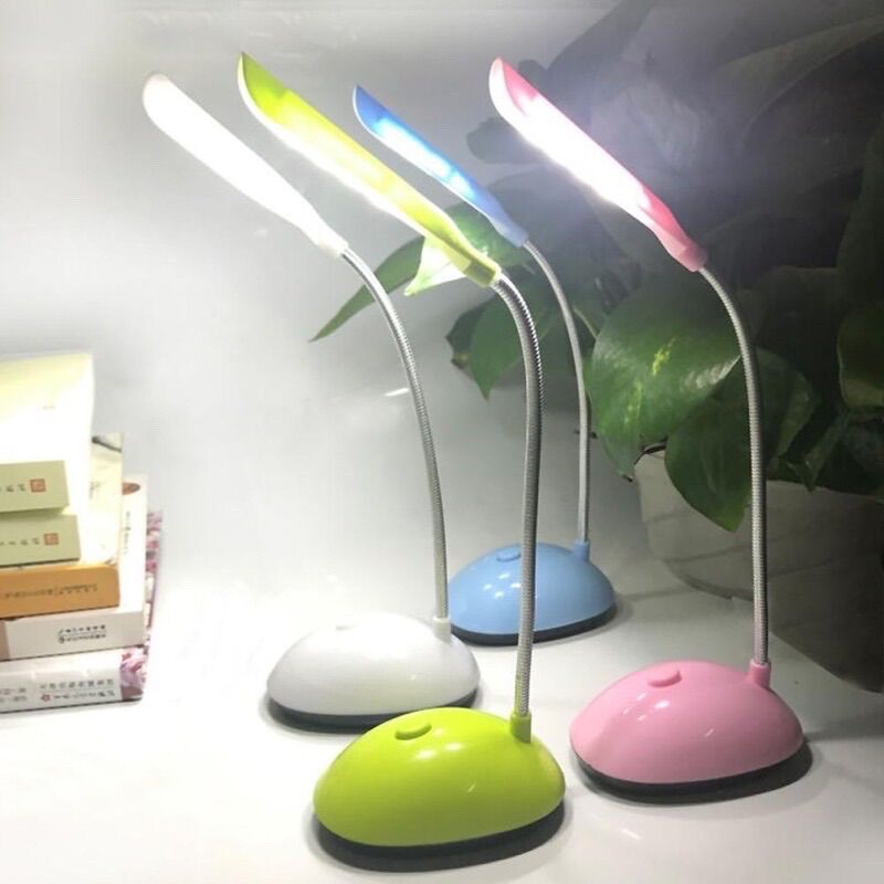 โคมไฟตั้งโต๊ะ LED แบบใส่ถ่าน แบบหมุนได้ 360 องศา