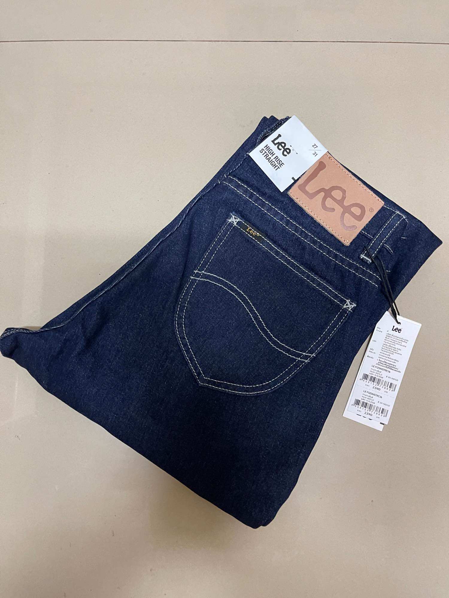 Lee Model Le Trc16 Women's Jeans, High Waist, Straight Fit, Dark Denim Color, New, Genuine. 💯 % ราคา 927 บาท*ส่งฟรี
