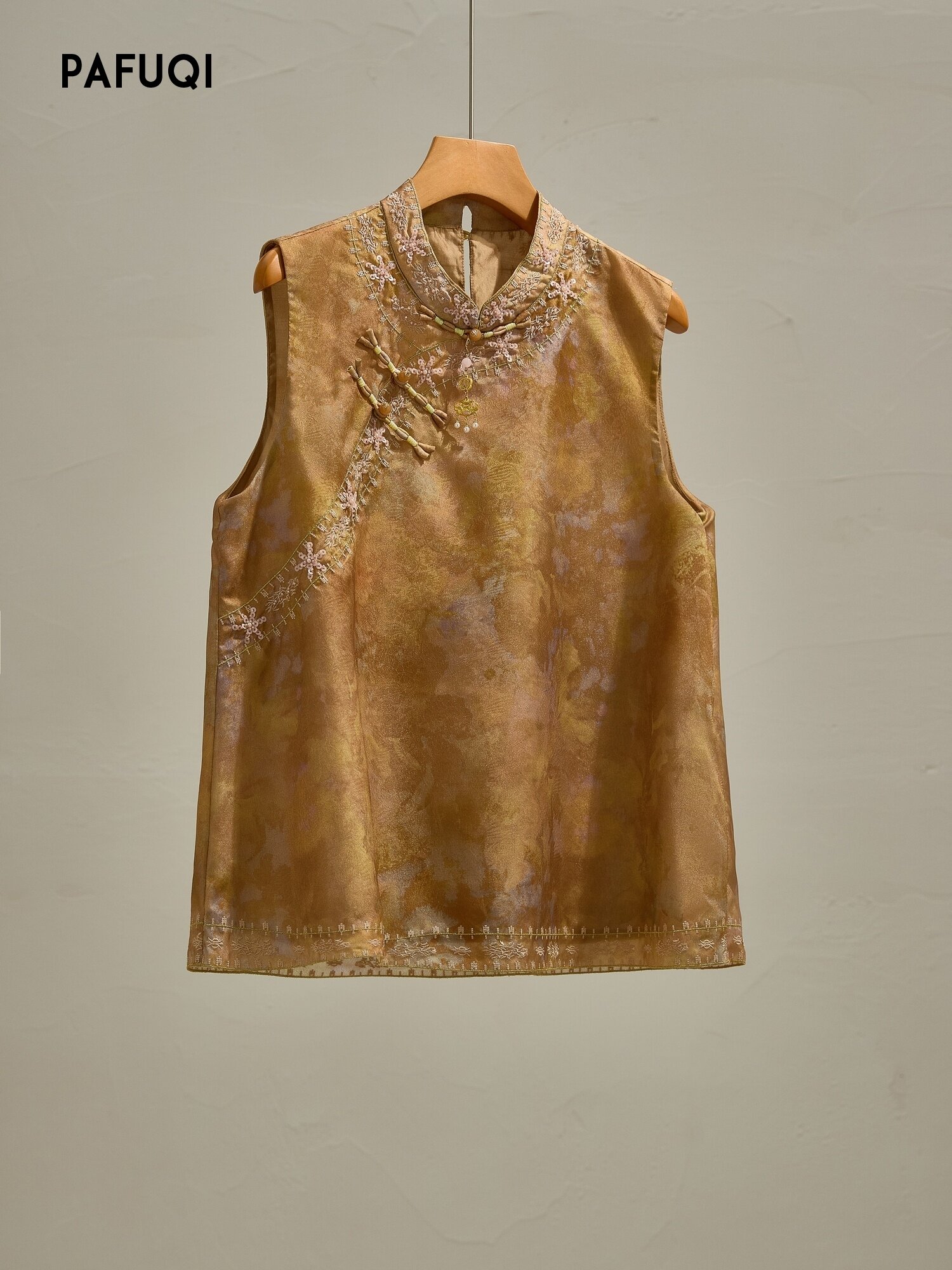 PAFUQI | Elegant Chinese Retro Embroidered Mandarin Collar Vest for Women Summer ราคา 639,235 บาท*ส่งฟรี