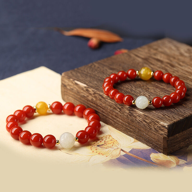 Blackmores | Natural Red Agate and Jade Zodiac Bracelet ราคา 16,130 บาท*ส่งฟรี