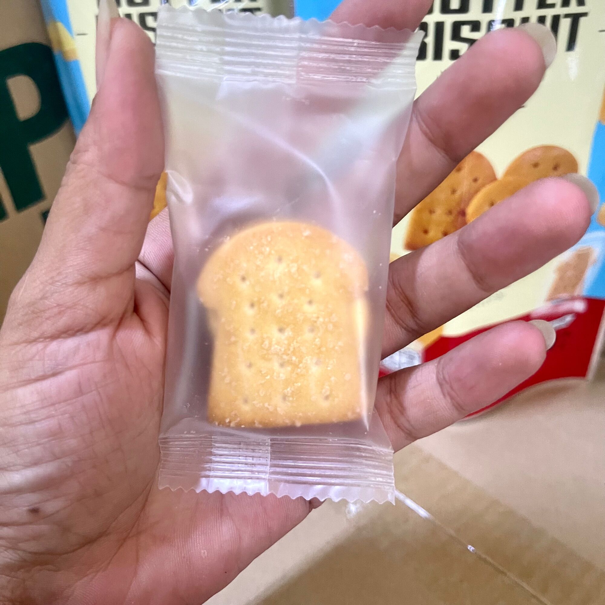 Butter Biscuit ขนมปังกรอบสอดใส้ครีมเนย 60กรัม ChaWaWa Shop ThaiPick