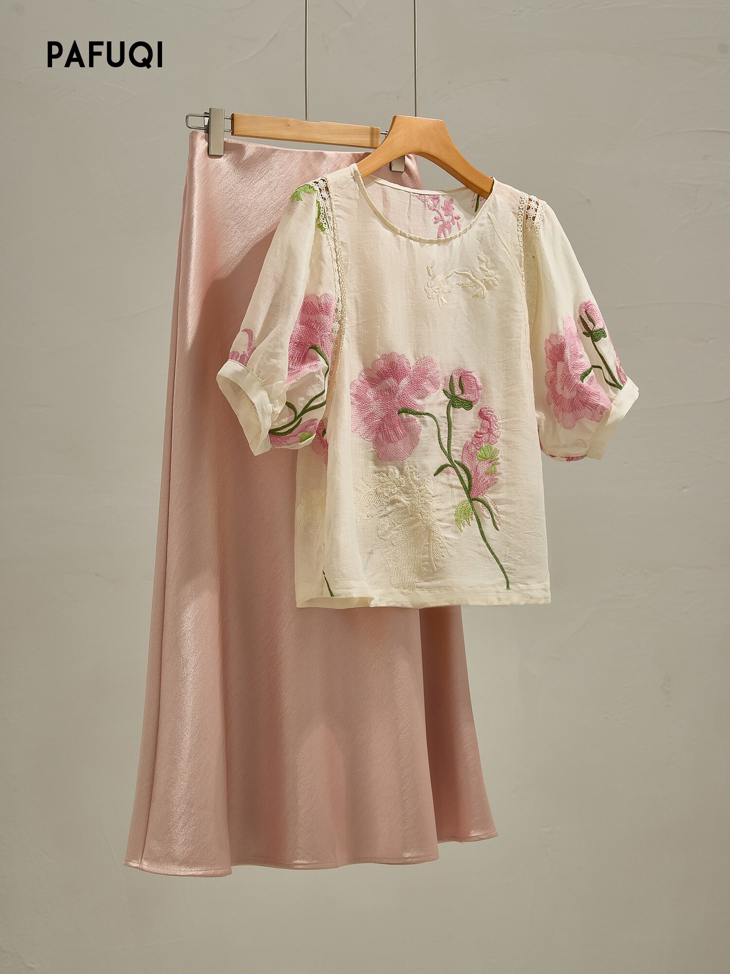 PAFUQI | Modified Neo-Chinese Style Floral Embroidery Lace Short Sleeve Shirt and Skirt Set ราคา 644,263 บาท*ส่งฟรี