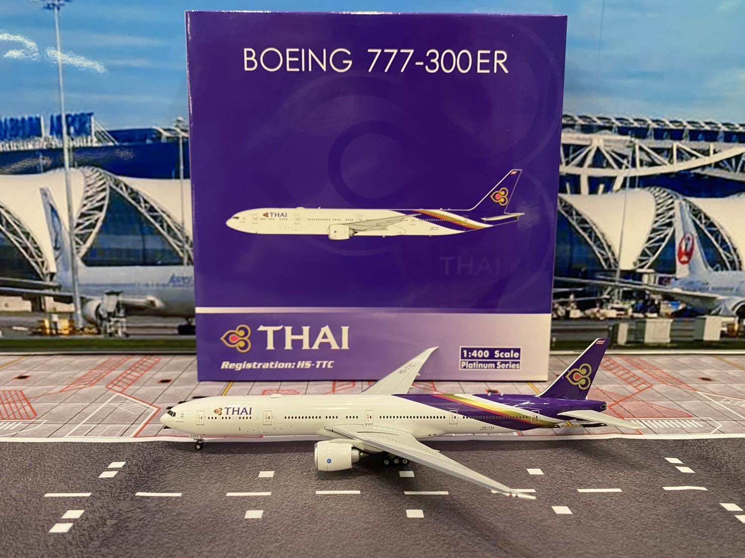 Phoenix Thai Airways タイ航空B777-300ER Phoenix Model Die cast Airliners 1:400 Scale ezToys