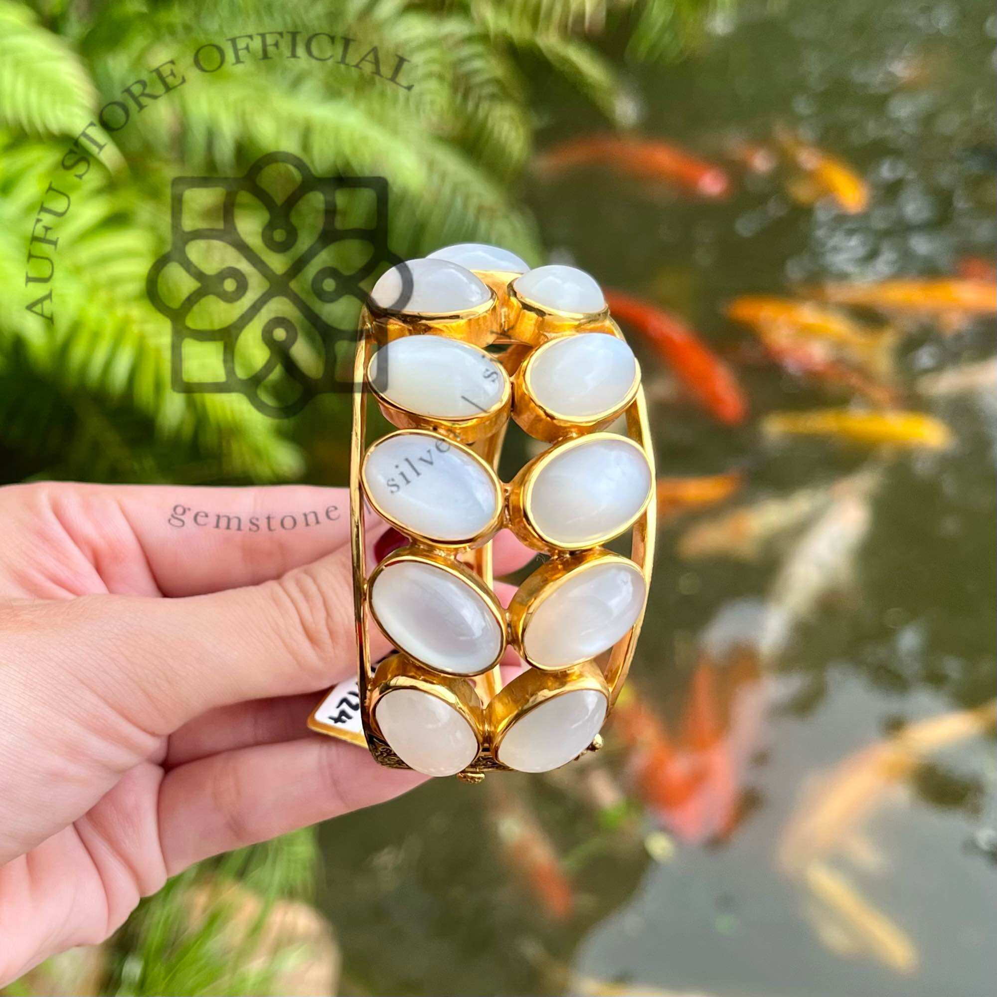 🔥กำไลมูนสโตน อัญมณีพลอยแท้เครื่องประดับมีใบรับประกันดูแลตลอดการใช้งาน AUFU STORE ราคา 18,990 บาท*ส่งฟรี