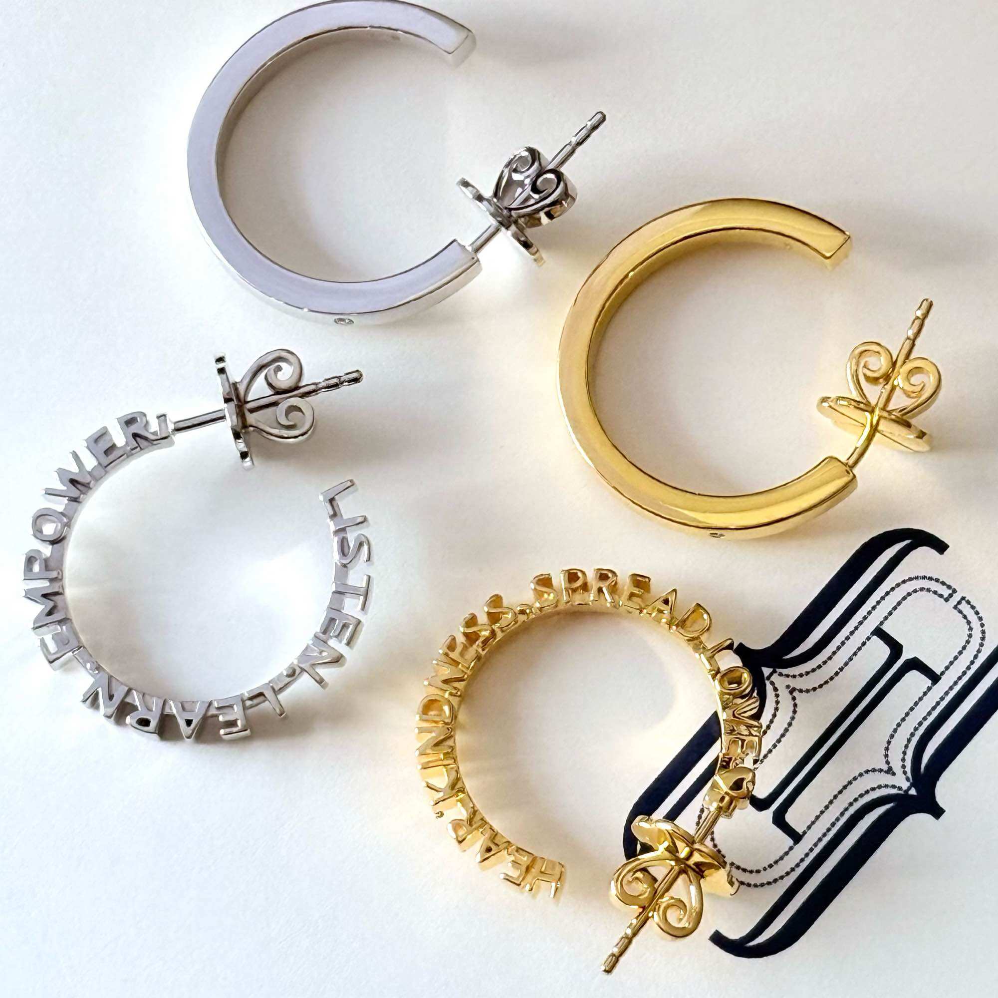 [Silver ชุบ White Gold] Chapter21 "Message Earrings" ต่างหูข้อความ ราคา 5,340 บาท*ส่งฟรี