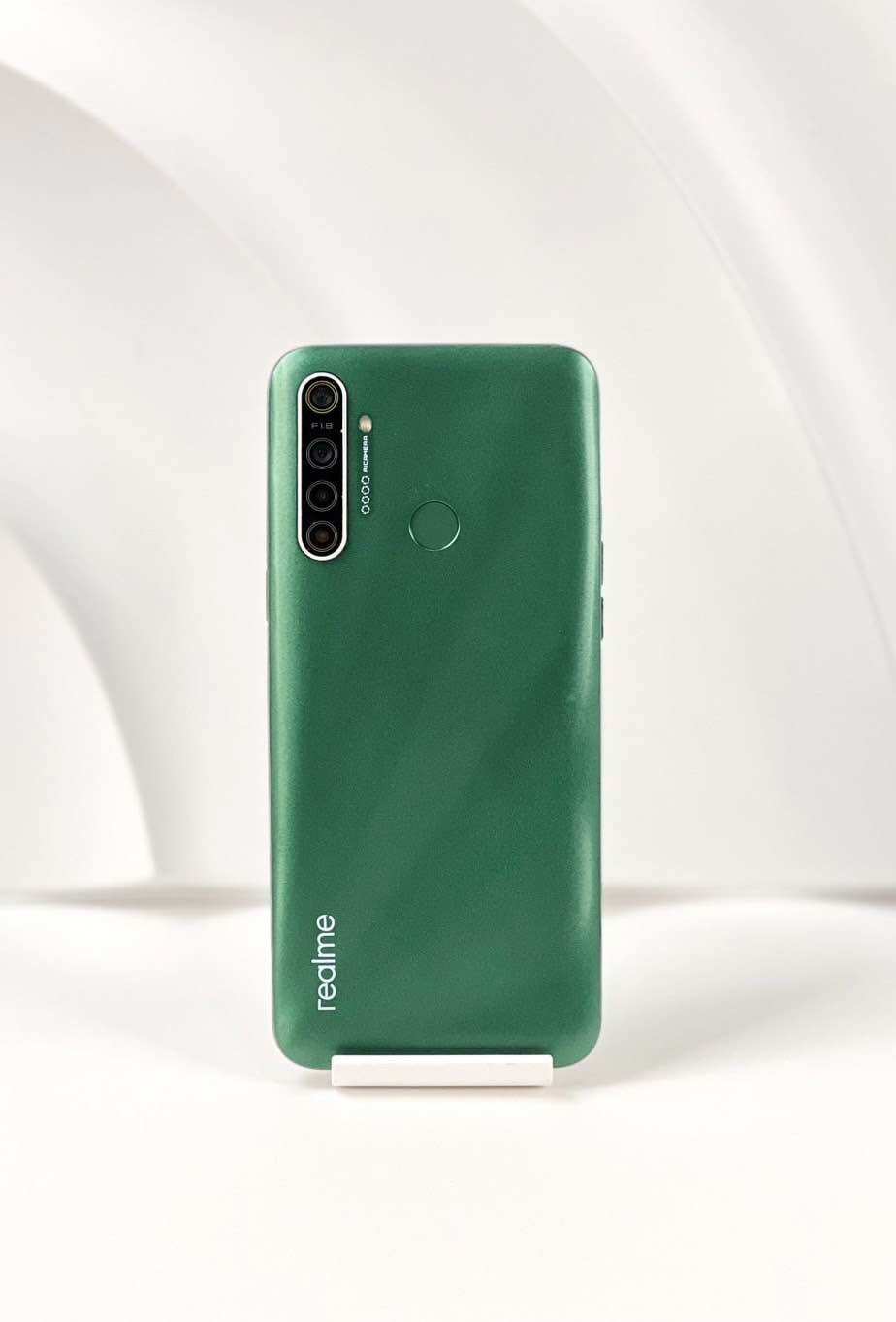 Realme 5I Is Sleek and Has 5 Features. ราคา 1,450 บาท*ส่งฟรี