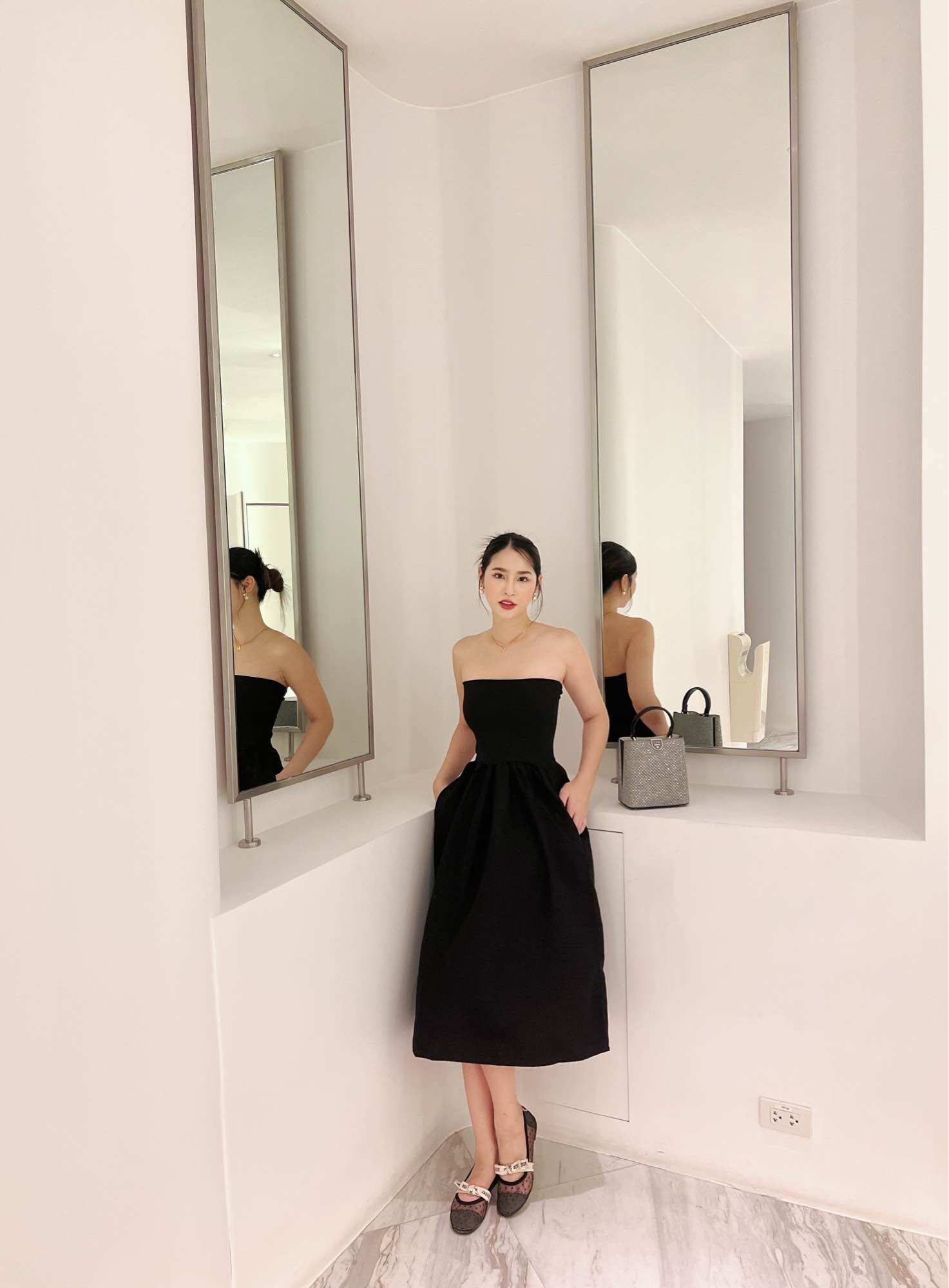 Midi dress✨ ราคา 748 บาท*ส่งฟรี