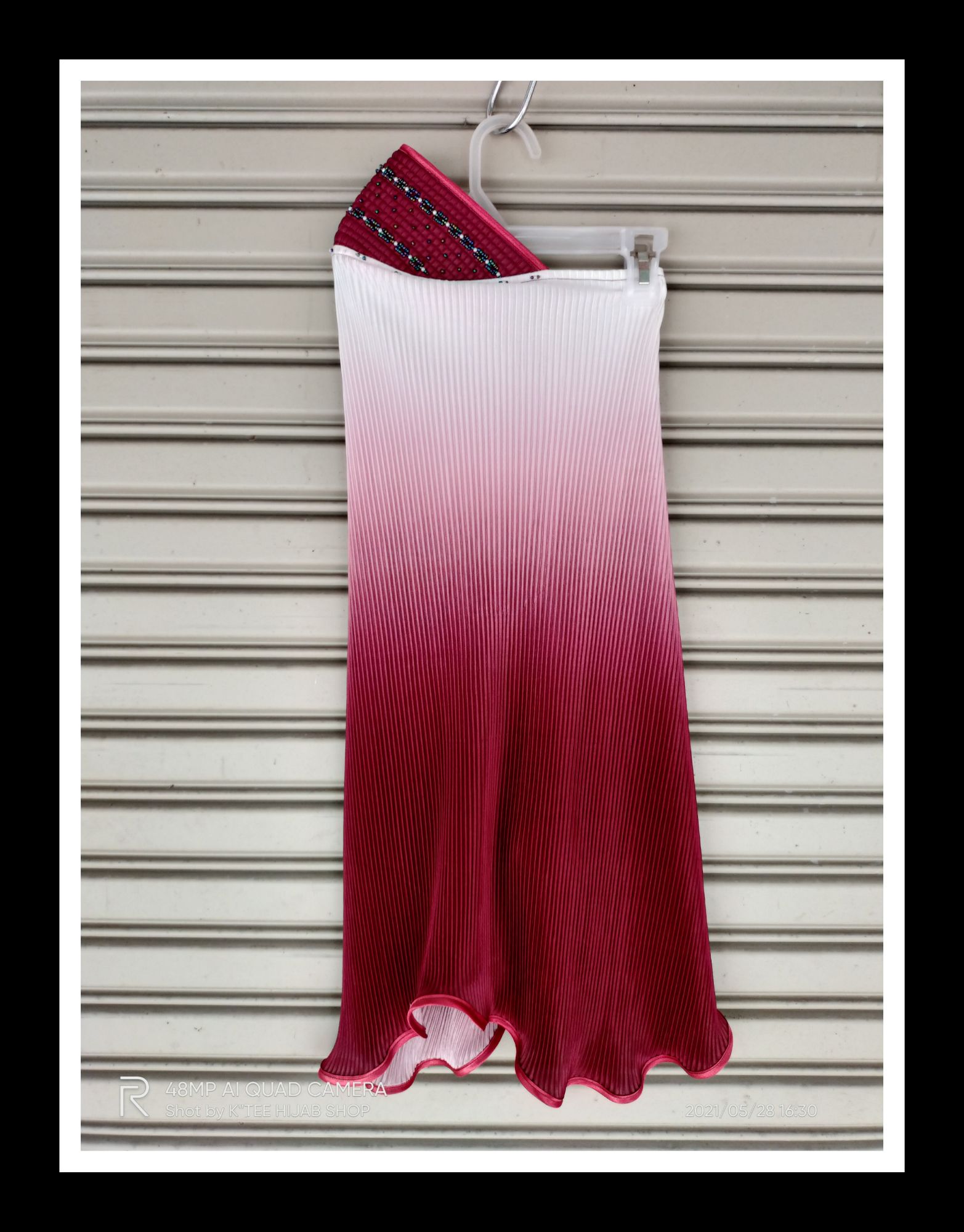 ผ้าคลุมฮิญาบสวมสำเร็จผ้าพลีททูโทนหน้าฟองน้ำ
