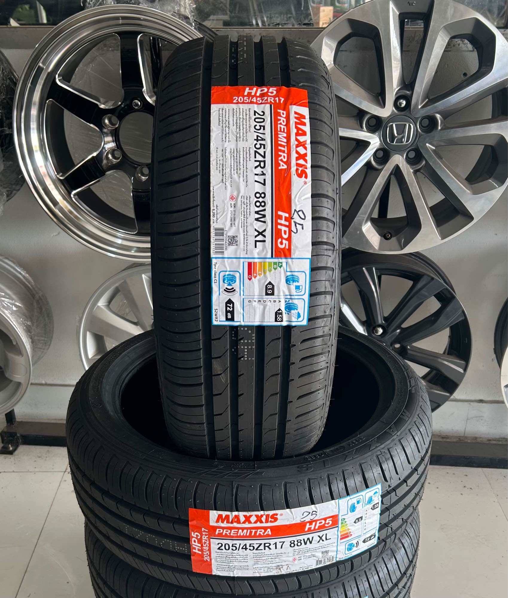 205/45ZR17 88W MAXXIS HP5 ยางใหม่ปี2025🇹🇭โปรลด64%😍ราคา2เส้น😍แถมจุ๊บลมยางแท้👍มีรับประกันนาน5ปี👍✅❤️ ราคา 4,464 บาท*ส่งฟรี