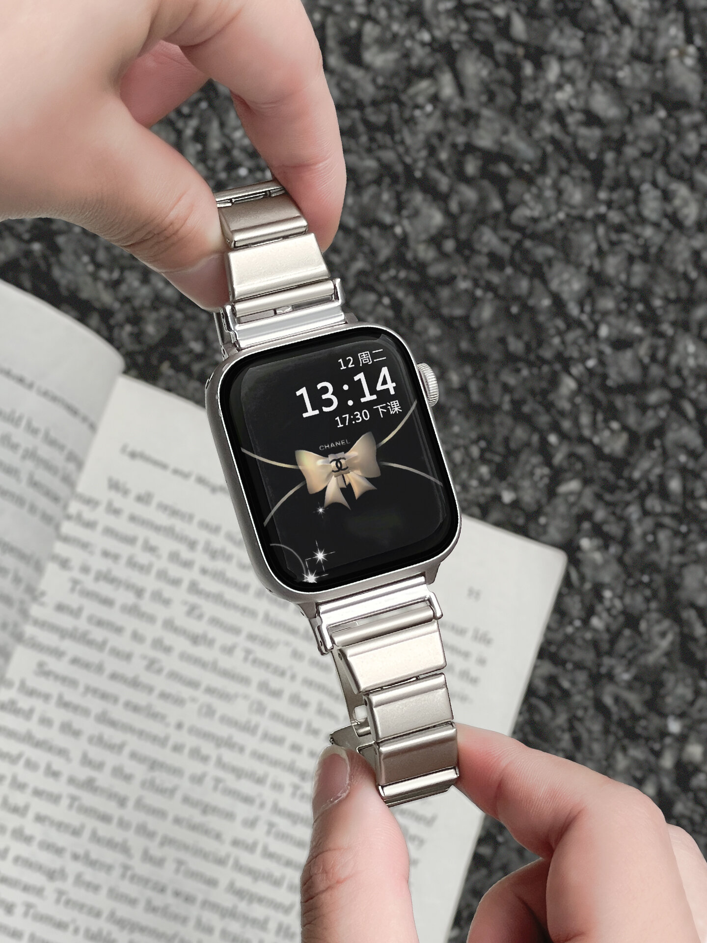 YUNDINGCHUANGXIANG | Summer-Suitable Creative Metal Steel Watch Band ราคา 412 บาท*ส่งฟรี