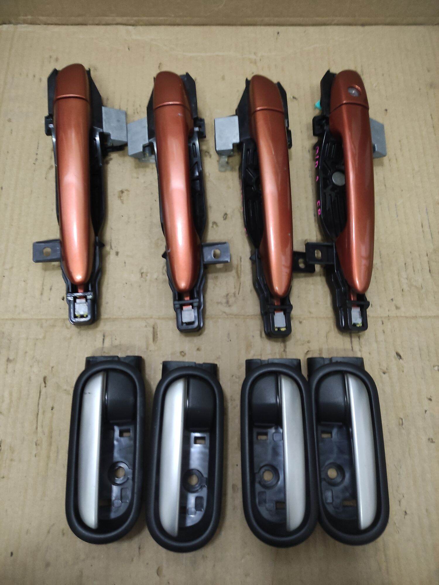 Outside Door Handle, Inside Door Handle for Mazda 2 (Assorted Colors), Key-Operated, Second-Hand, Genuine from Japan. ราคา 269 บาท*ส่งฟรี