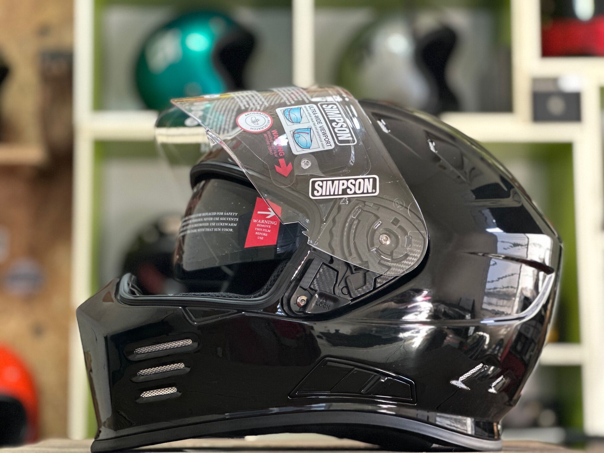 หมวกกันน็อก Simpson Ghost Bandit, Venom ราคา 18,800 บาท*ส่งฟรี