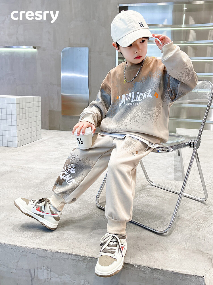 รีวิว Sweatshirt Set สุดปัง! ลุคเก๋สไตล์ Boy's ให้คุณดูดีแบบไม่ต้องพยายาม