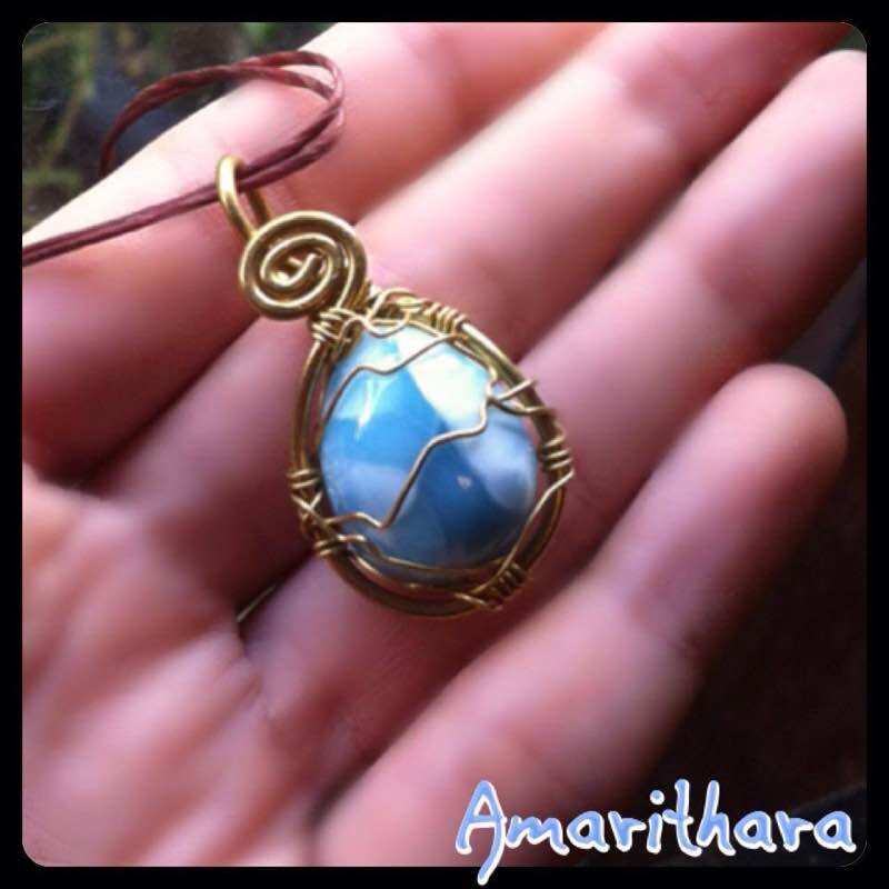 จี้หินลาร์ริมาร์แท้ ลายแปลก สีสวย ขาวเหลือบมุก พร้อมสร้อย นำพาความสงบและความเข้าใจซึ่งกันและกันมาสู่ตัวเจ้าของ ราคา 1,860 บาท*ส่งฟรี