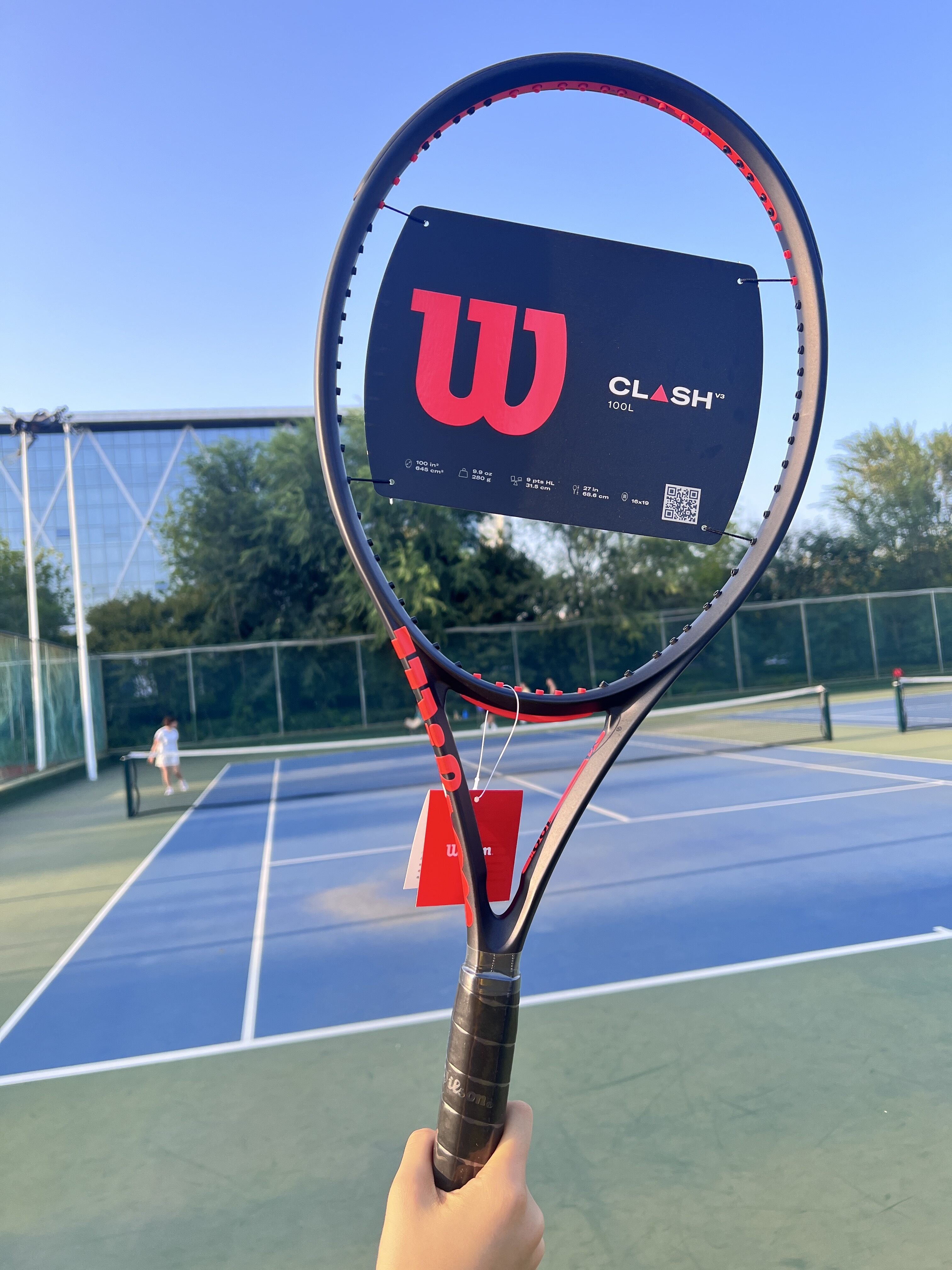 อุปกรณ์กีฬาและฟิตเนส Wilson ไม้เทนนิสคาร์บอนล้วนเกรดมืออาชีพ ราคา 16,100 บาท*ส่งฟรี
