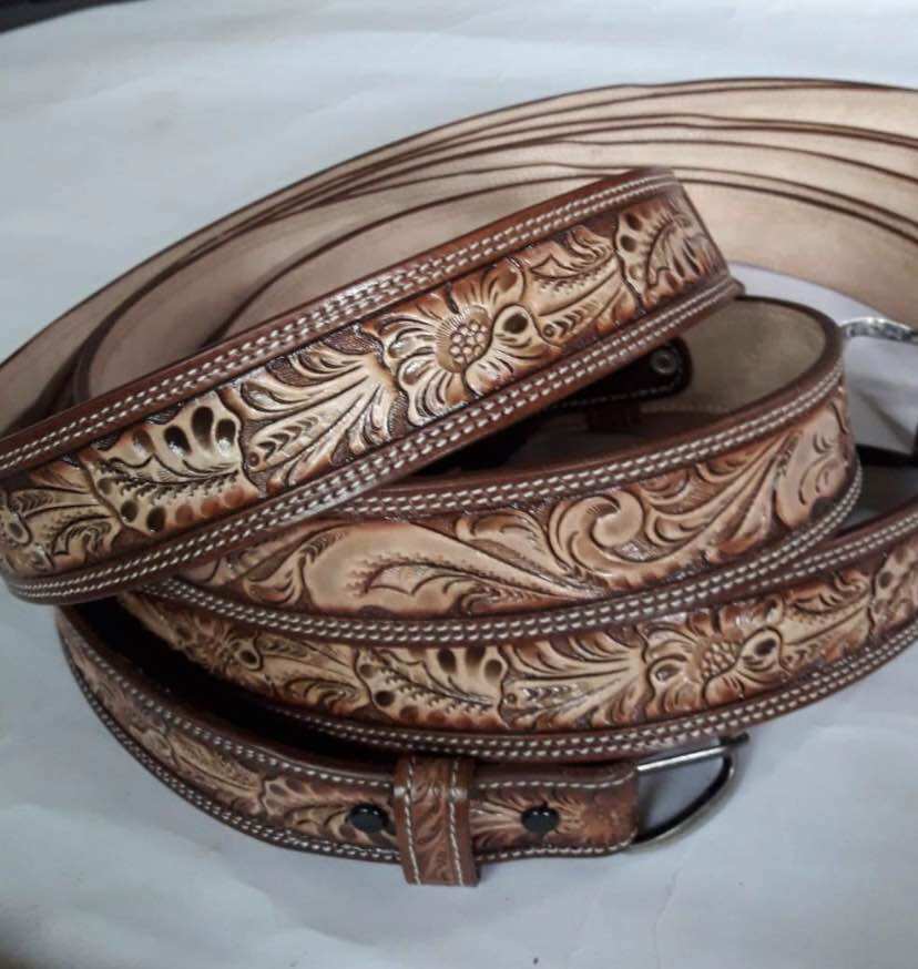 เข็มขัดดุนลายดอกไม้เกรดเอบวกขนาด40มมสีคลาสสิคพร้อมหัวซิ้งค์easyrider ราคา 1,400 บาท*ส่งฟรี