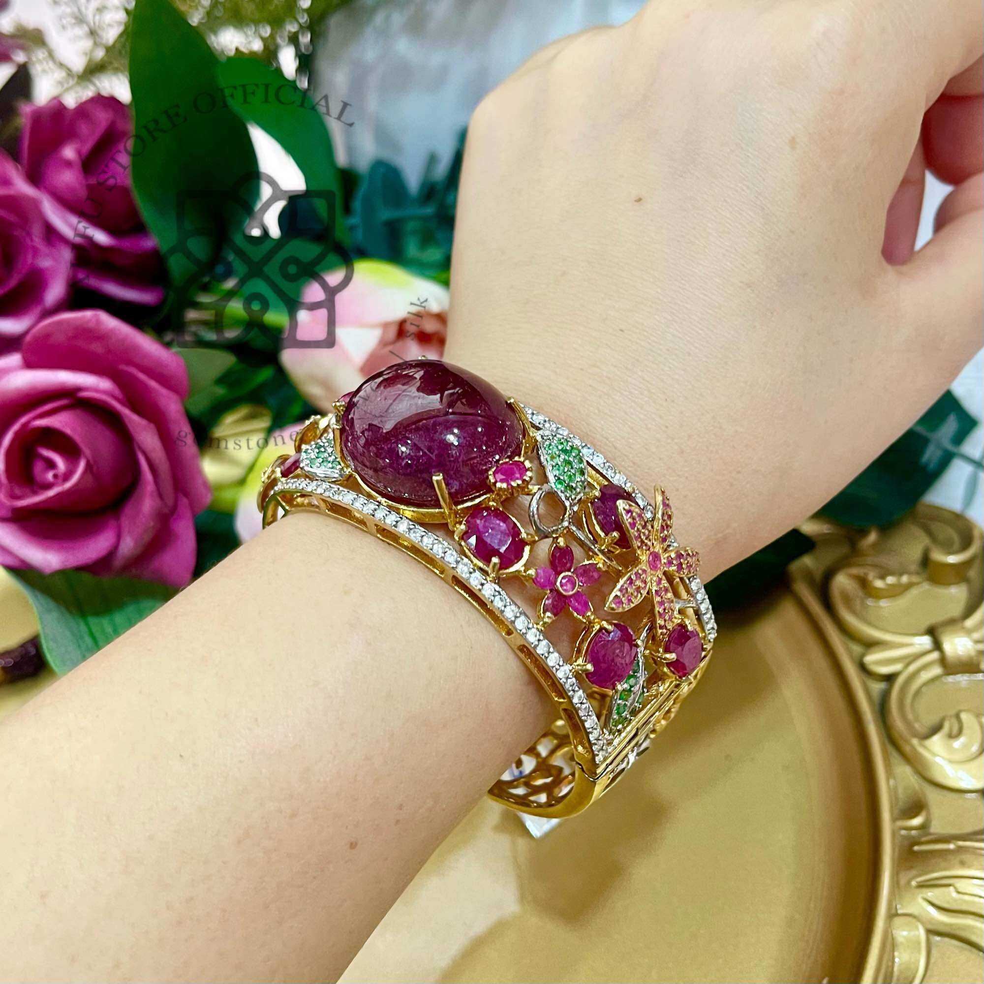 (Custom-Made) Ruby Bracelet, Genuine Gemstone Bracelet, Old Burmese Ruby Decorated with Beautiful Gemstones. Genuine Product with Warranty Certificate Aufu Store ราคา 45,000 บาท*ส่งฟรี