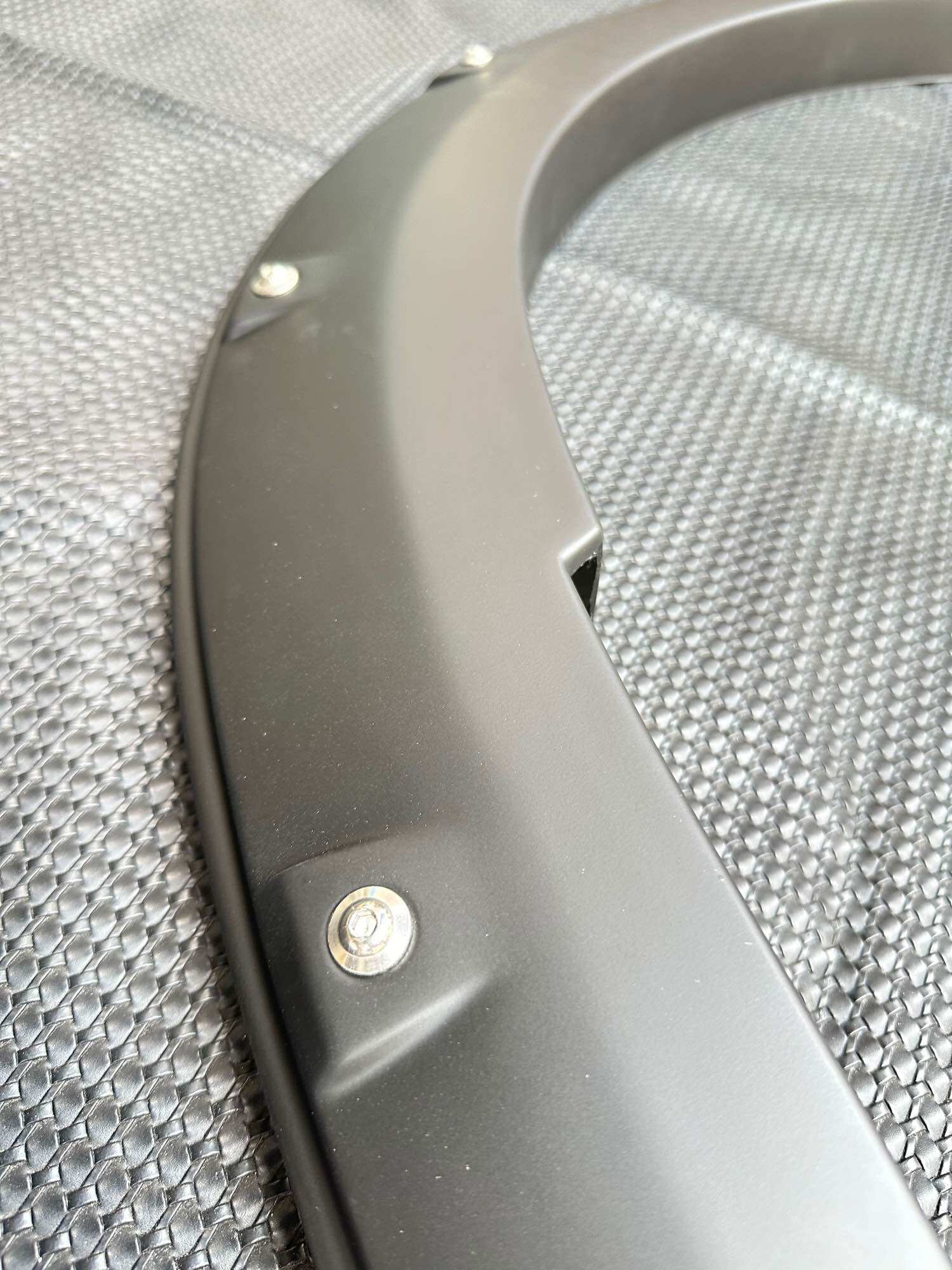 คิ้วล้อ พลาสติก Nissan Navara 2014 ยกสูง 4ประตู ทรงห้าง 4-5 นิ้ว มีน็อตหลอก สีดำด้าน 1 ชุดมี 6 ชิ้น ของไทย อย่างหนา ของพร้อมส่ง ราคา 2,850 บาท*ส่งฟรี