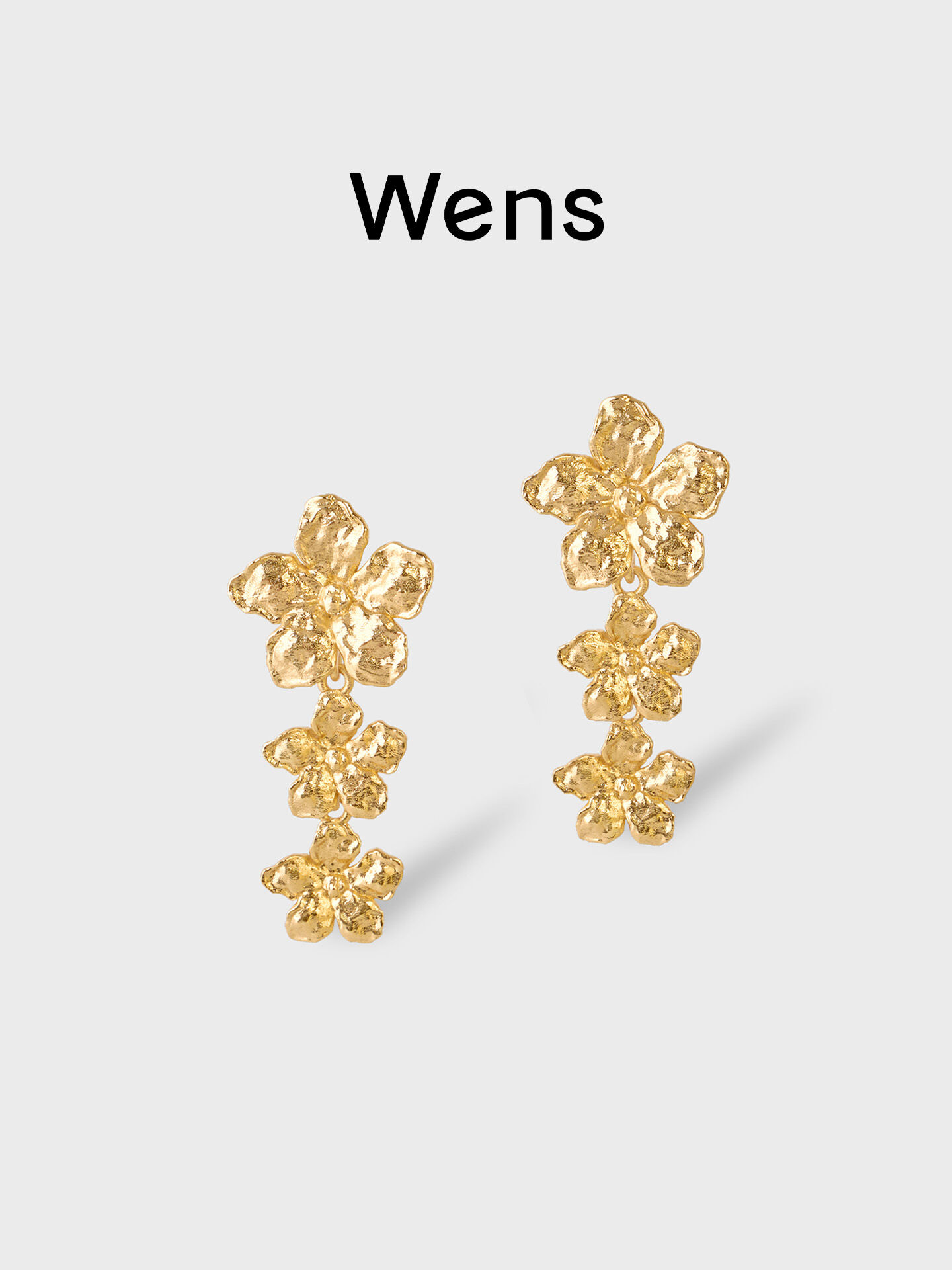 wens | Three-dimensional Flower Earrings Gold and Silver Two Colors ราคา 2,936 บาท*ส่งฟรี