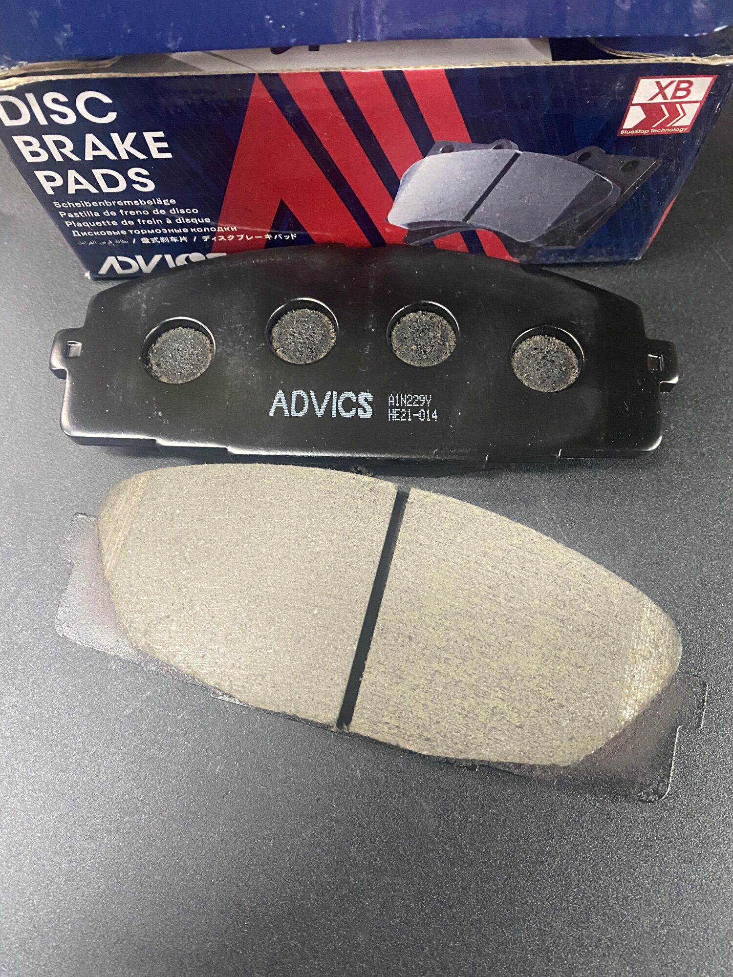 อุปกรณ์ประดับยนต์และชิ้นส่วนยานยนต์ ADVICS ผ้าเบรค Advics nissan juke teana navara cefiro sylphy D40 F15 A33 B17