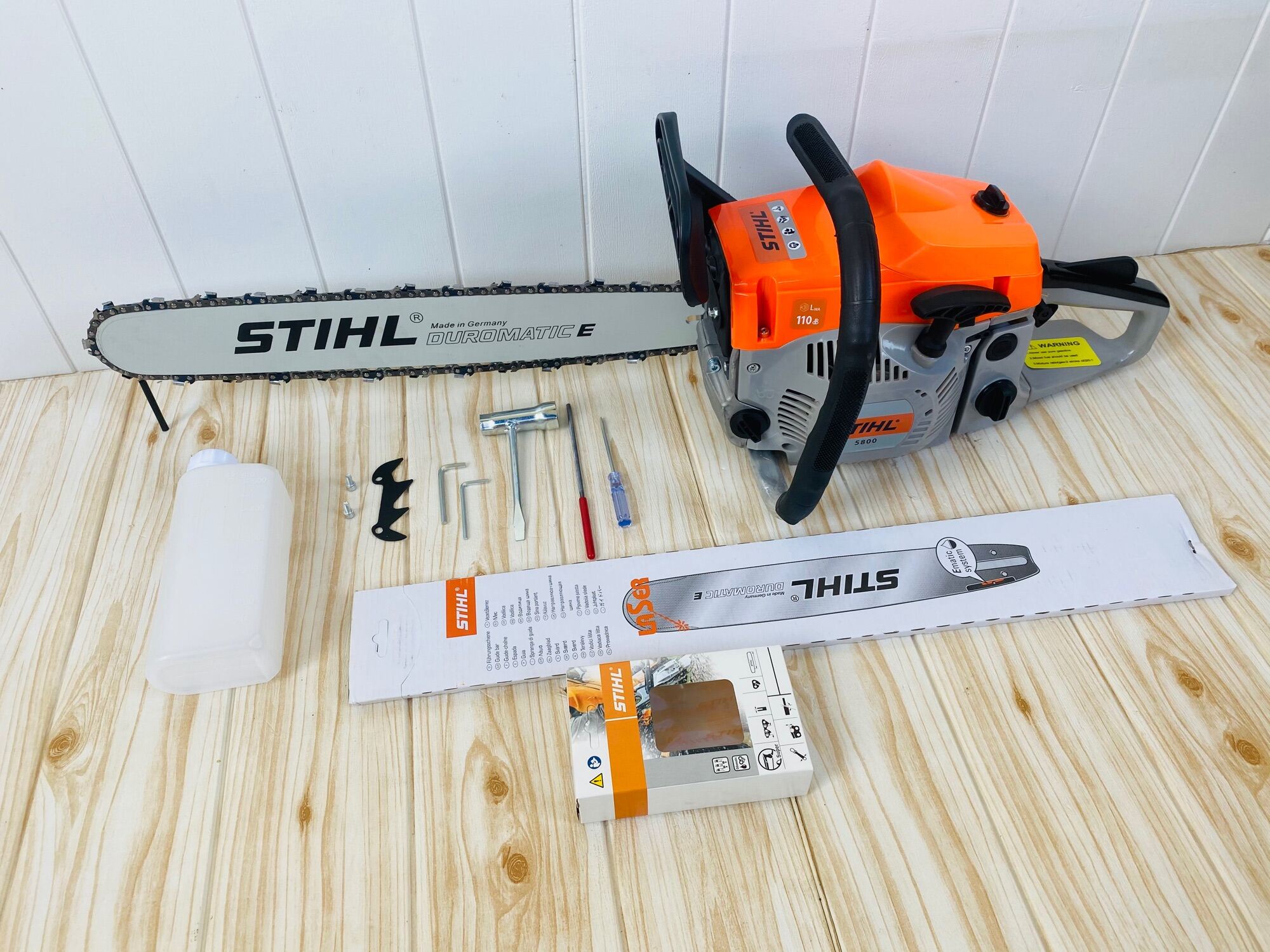 เลื่อยยนต์ รุ่น 5800 5 แรง บาร์โซ 20 นิ้ว STIHL หัวเลียบ + พร้อมอุปกรณ์