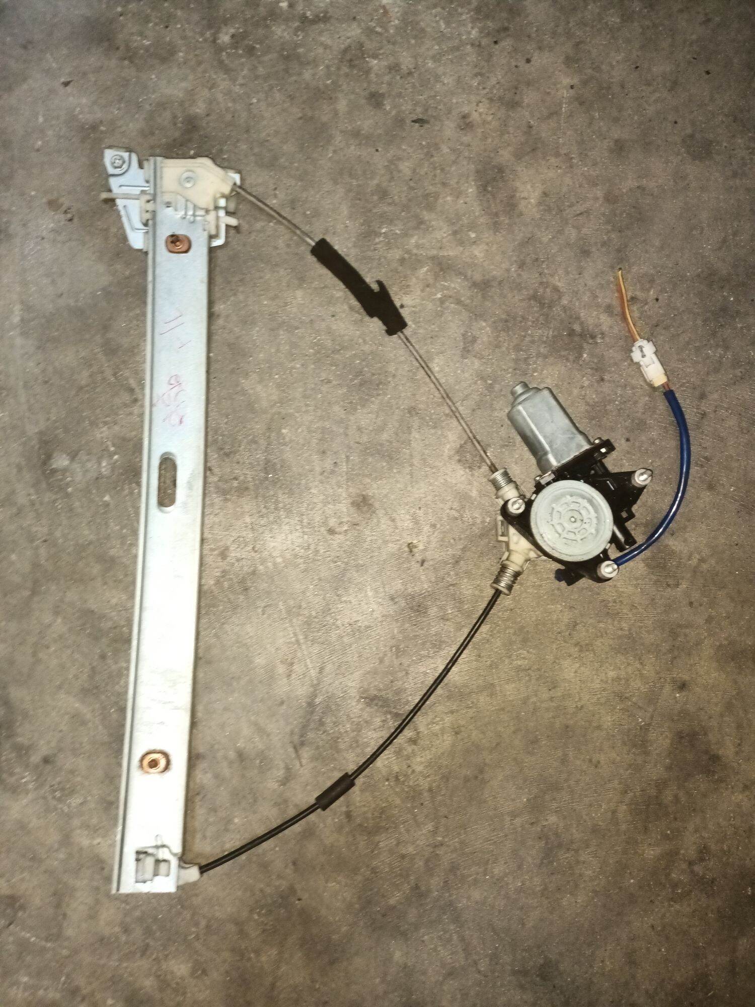 Electric Window Lift Rail, Front Left, Ford Escape, Mazda Tibu Fl Ford ​ Escap ​ Mazda ​ Tribute ​ Hand ​ 2 ​ Japan ราคา 1,297 บาท*ส่งฟรี