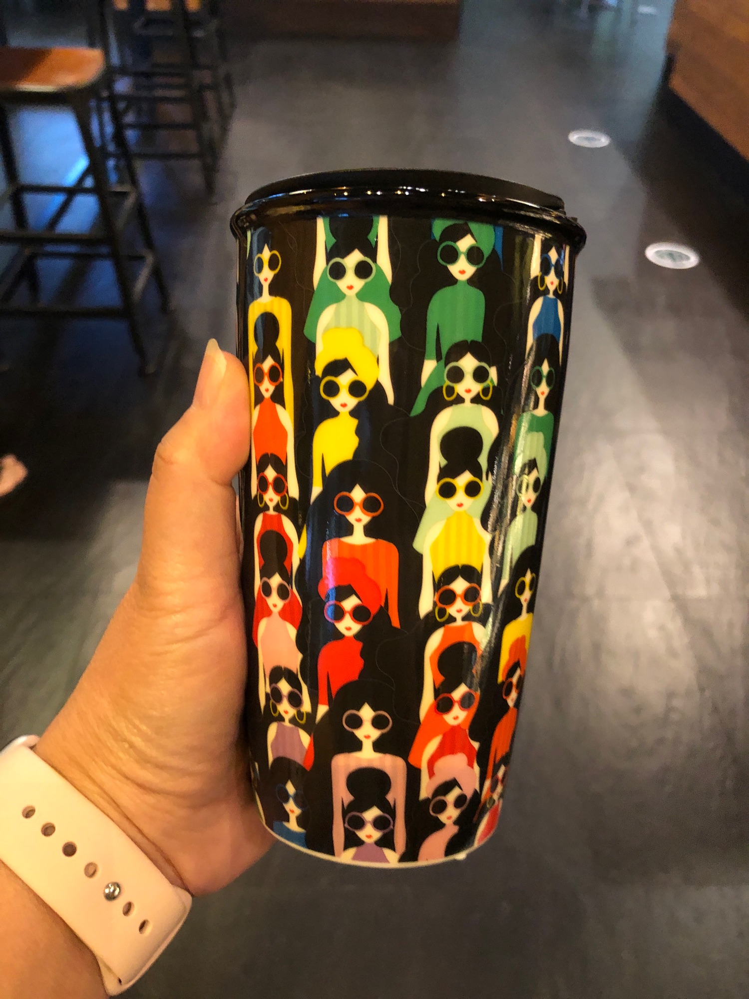 Stylish new Starbucks® X alice + olivia collection arrives in Asia :  Starbucks Stories Asia
