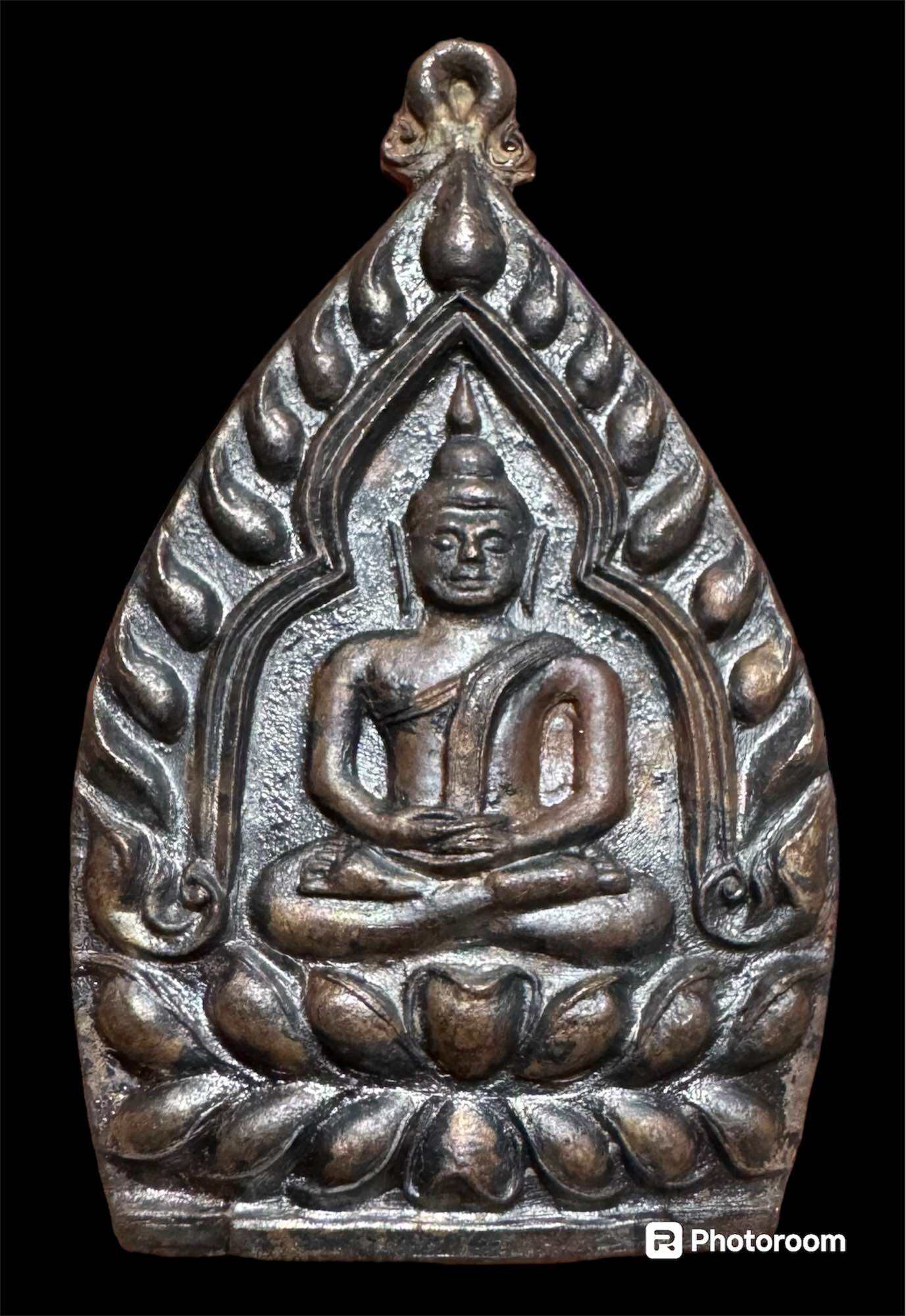หลวงปู่ศิลา สิริจันโท เจ้าสัวพันล้าน รุ่นแรก เนื้อชนวน ปี