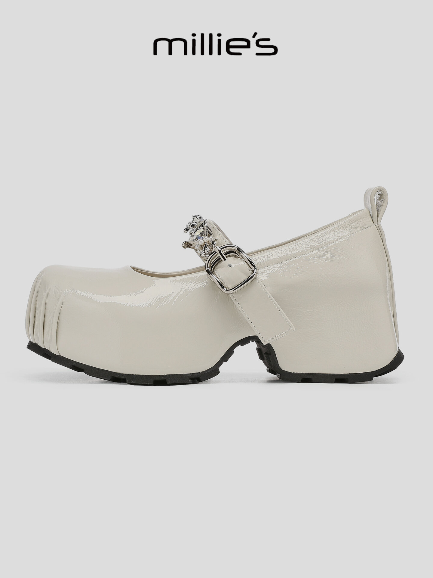 MILLIE'S | Elevating French Thick Sole Mary Jane Shoes With Strass Buckle ราคา 8,000 บาท*ส่งฟรี