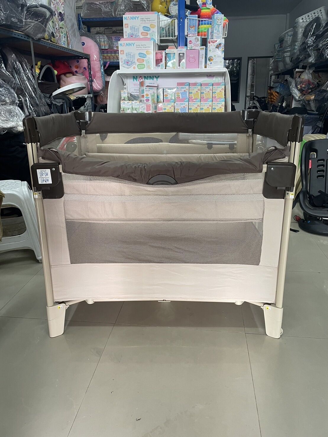 เปลเพล เปลเด็กทารก เปลแรกเกิด Aprica 2ชั้น แถมเบาะสภาพสวย90% (มือสองญี่ปุ่น) ราคา 2,500 บาท*ส่งฟรี