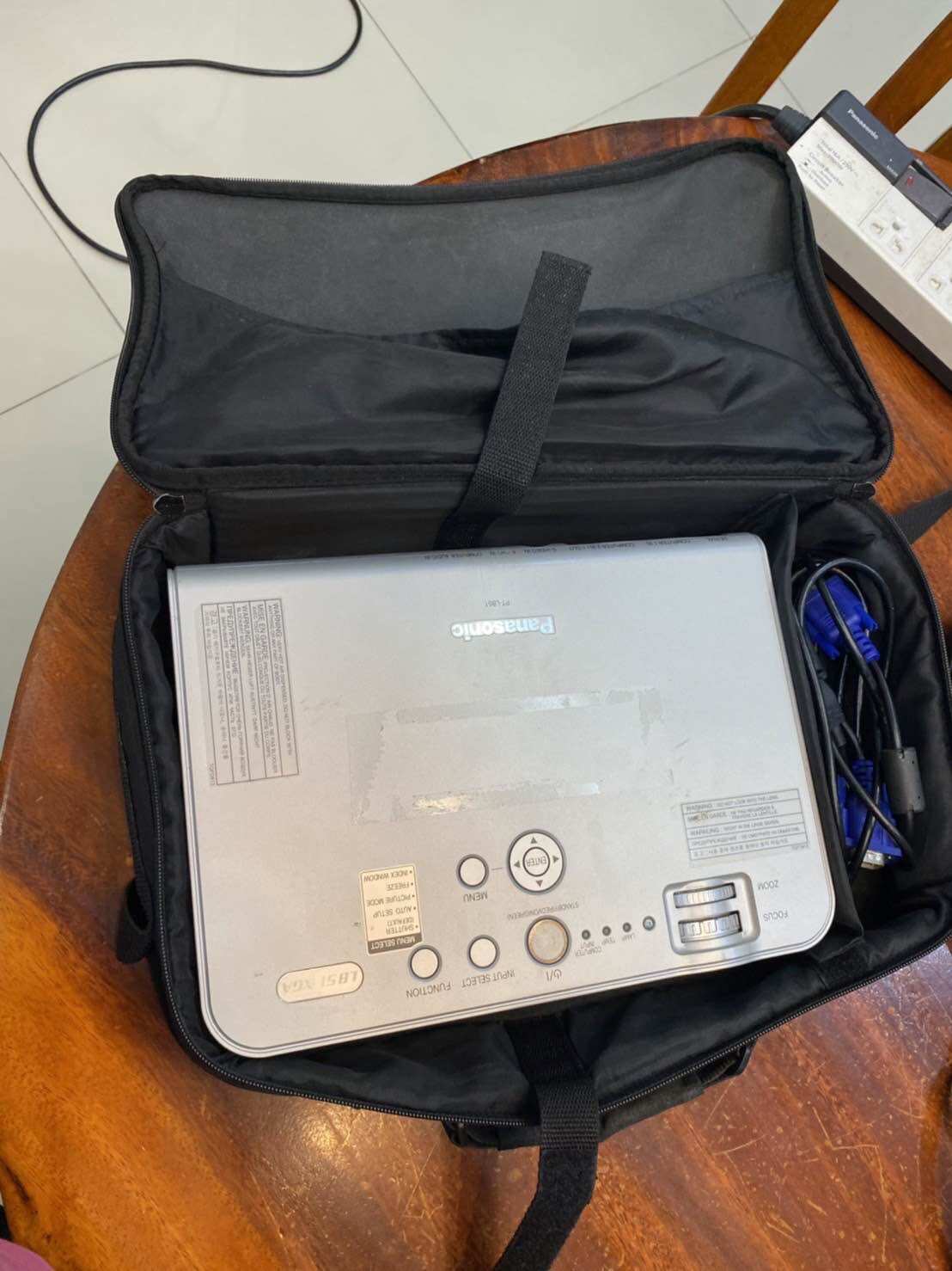 โปรเจคเตอร์มือสอง Panasonic PT-LB51 ราคา 2,000 บาท*ส่งฟรี