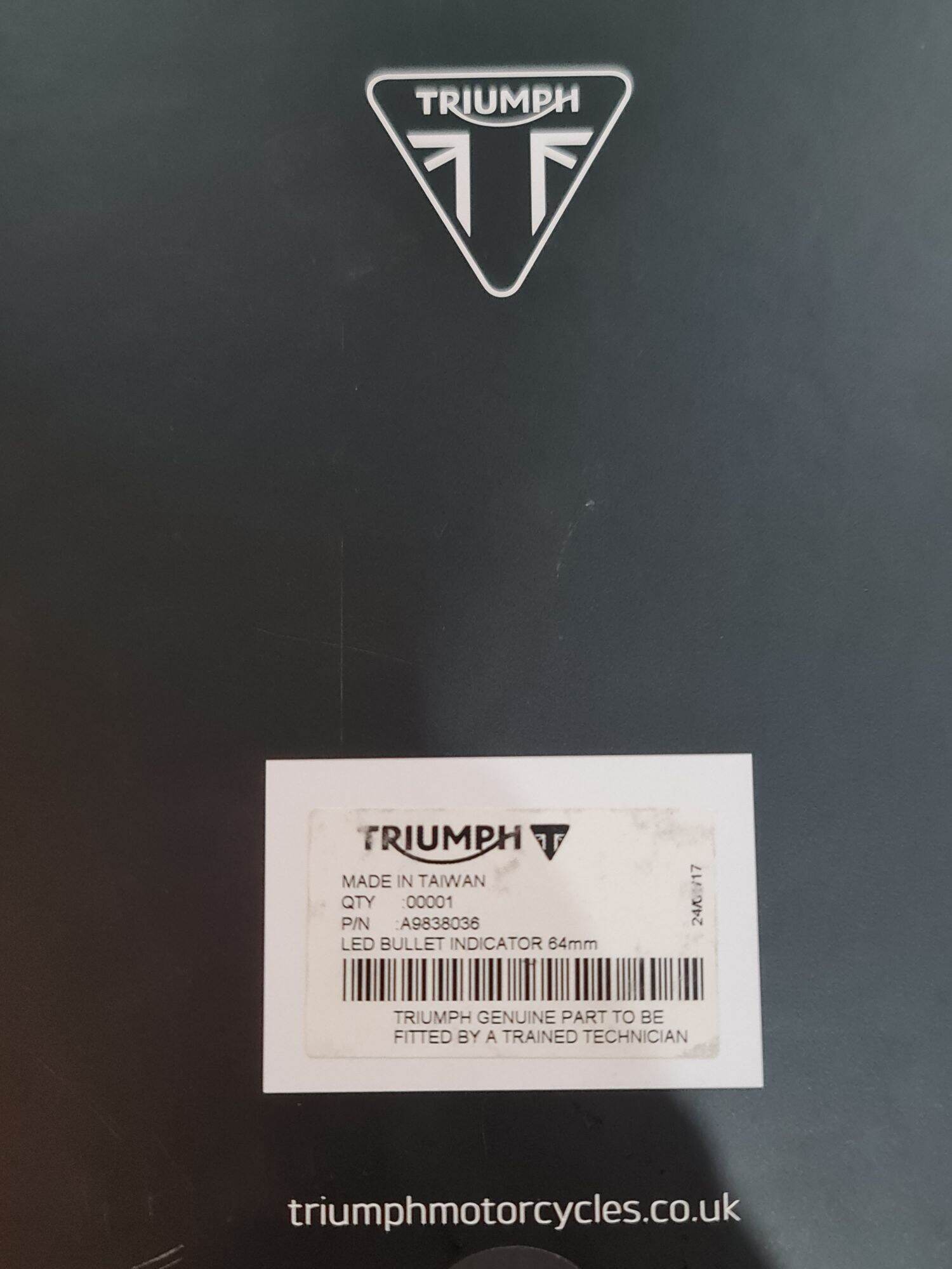 ไฟเลี้ยว Genuine Triumph LED bullet Indicator 64mm A9838036