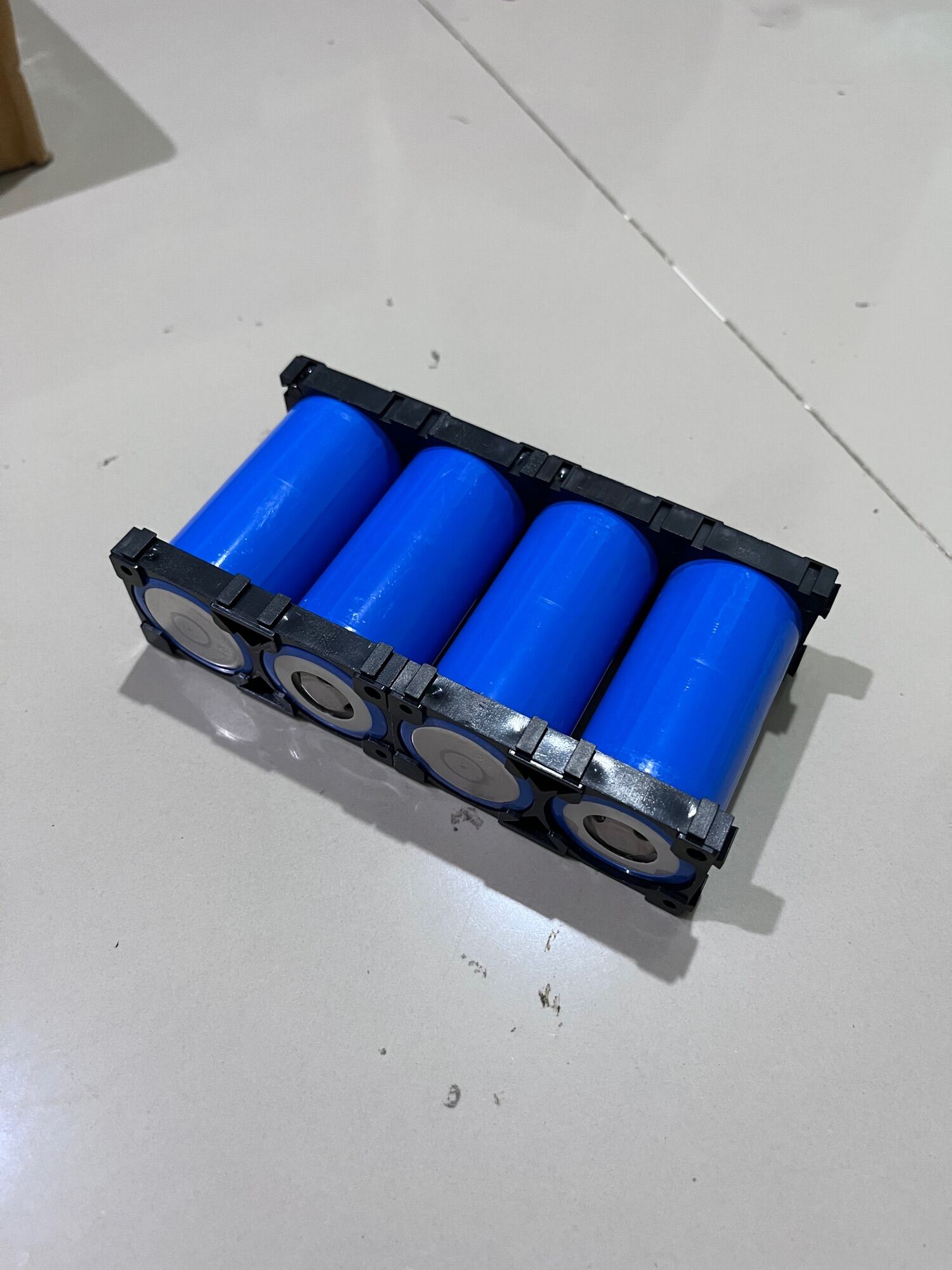 12V 20Ah 32700 充電式バッテリーパック 内蔵 40A 同じポート 12V 20Ah 32700 充電式バッテリーパック 内蔵 40A 同じポート