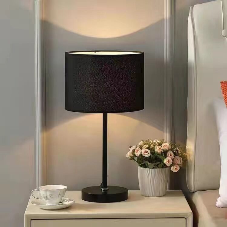 โคมไฟพื้น LED โมเดิร์นสไตล์นอร์ดิกแบบเรียบง่าย