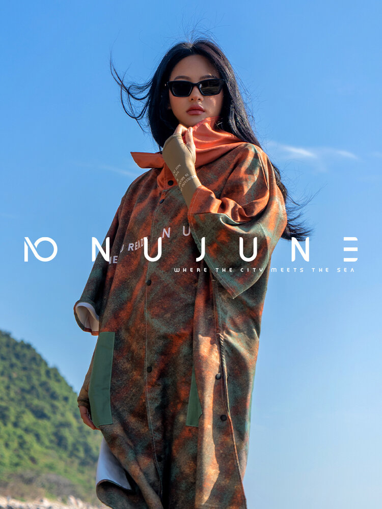 Nu-June | Water Sport Use Towel Cloak Windproof Warm Wearable Beach Towel ราคา 2,718 บาท*ส่งฟรี
