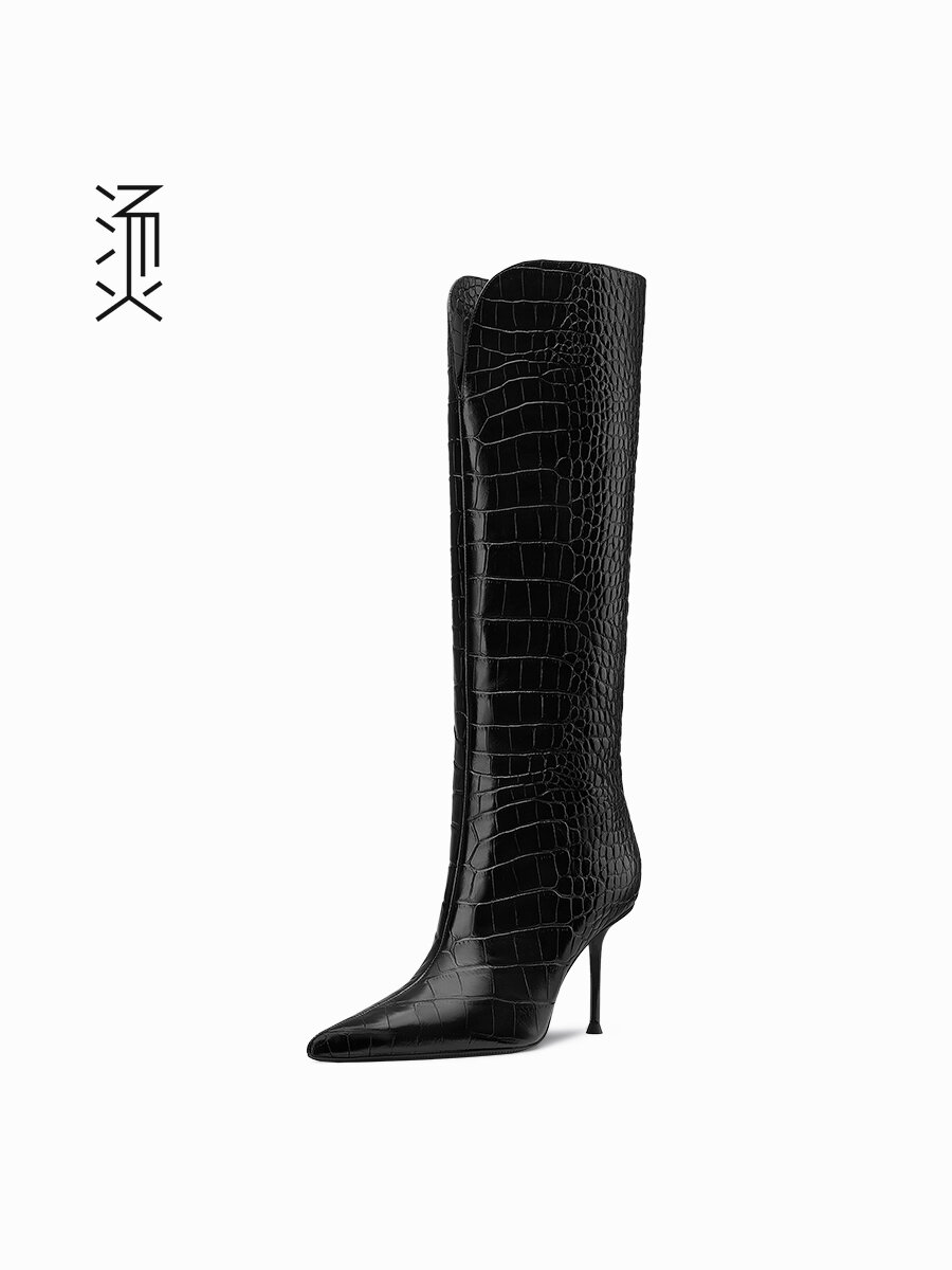 FEEEEVER | Stylish Leather Pointed High Heel Boots ราคา 10,012 บาท*ส่งฟรี