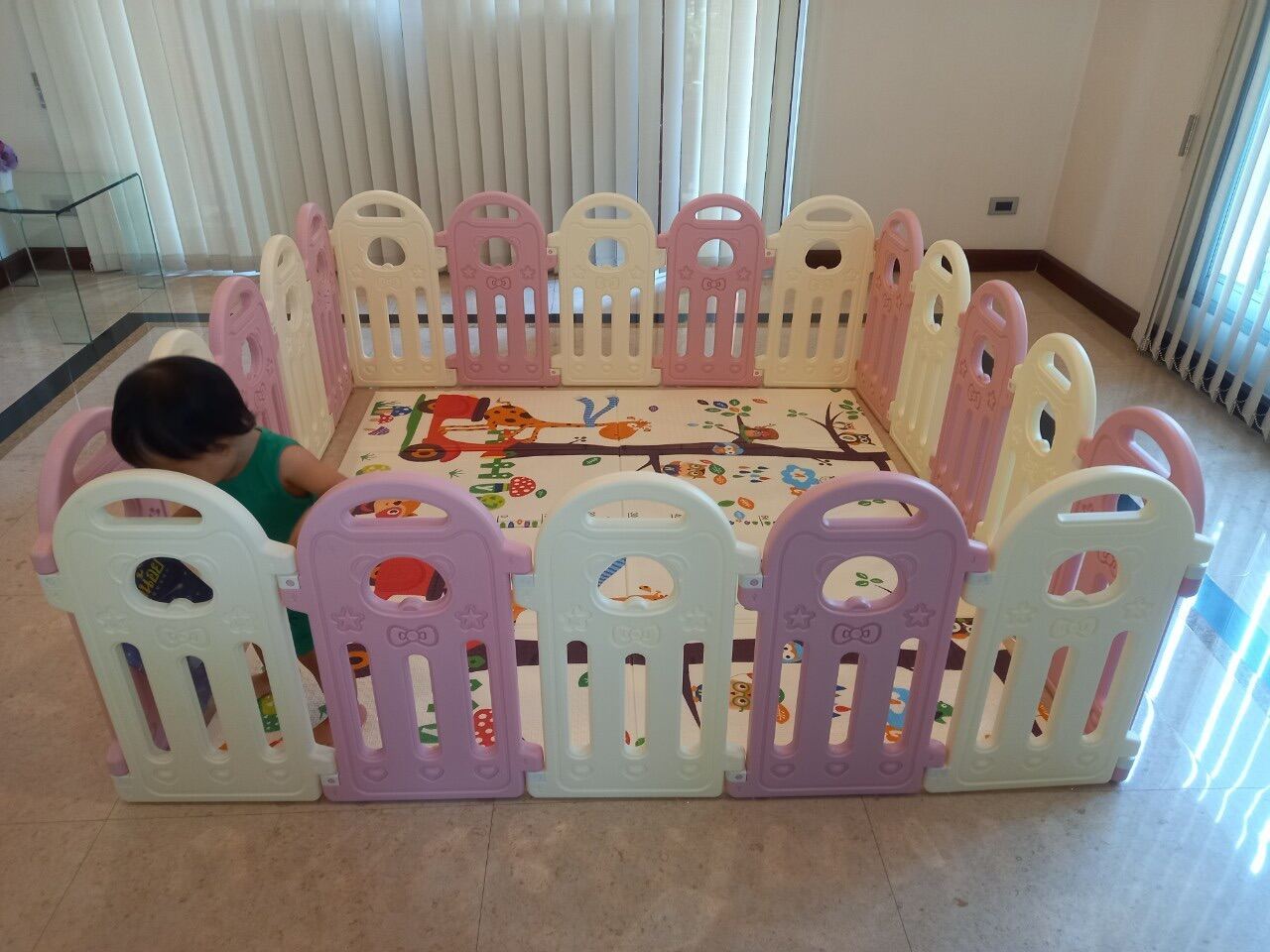 20WP คอกเกาหลี คอกกั้นเด็ก Size 166×166cm.(5.5x5.5ฟุต) 20แผ่น สีพาสเทสชมพูขาวสวยปลอดภัยวัสดุfood grade พร้อมส่งเคอรี่จ่ายปลายทาง ราคา 1,177 บาท*ส่งฟรี