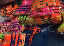 ภาพขนาดย่อของภาพหน้าปกสินค้าเสื้อชูชีพเด็กและผู้ใหญ่ เบอร์ 1-7  สีส้ม สีเขียว สีชมพู  ราคาถูก คุณภาพดี สินค้าพร้อมส่ง จากร้าน เปลญวน คุณภาพดี บน Lazada ภาพที่ 4