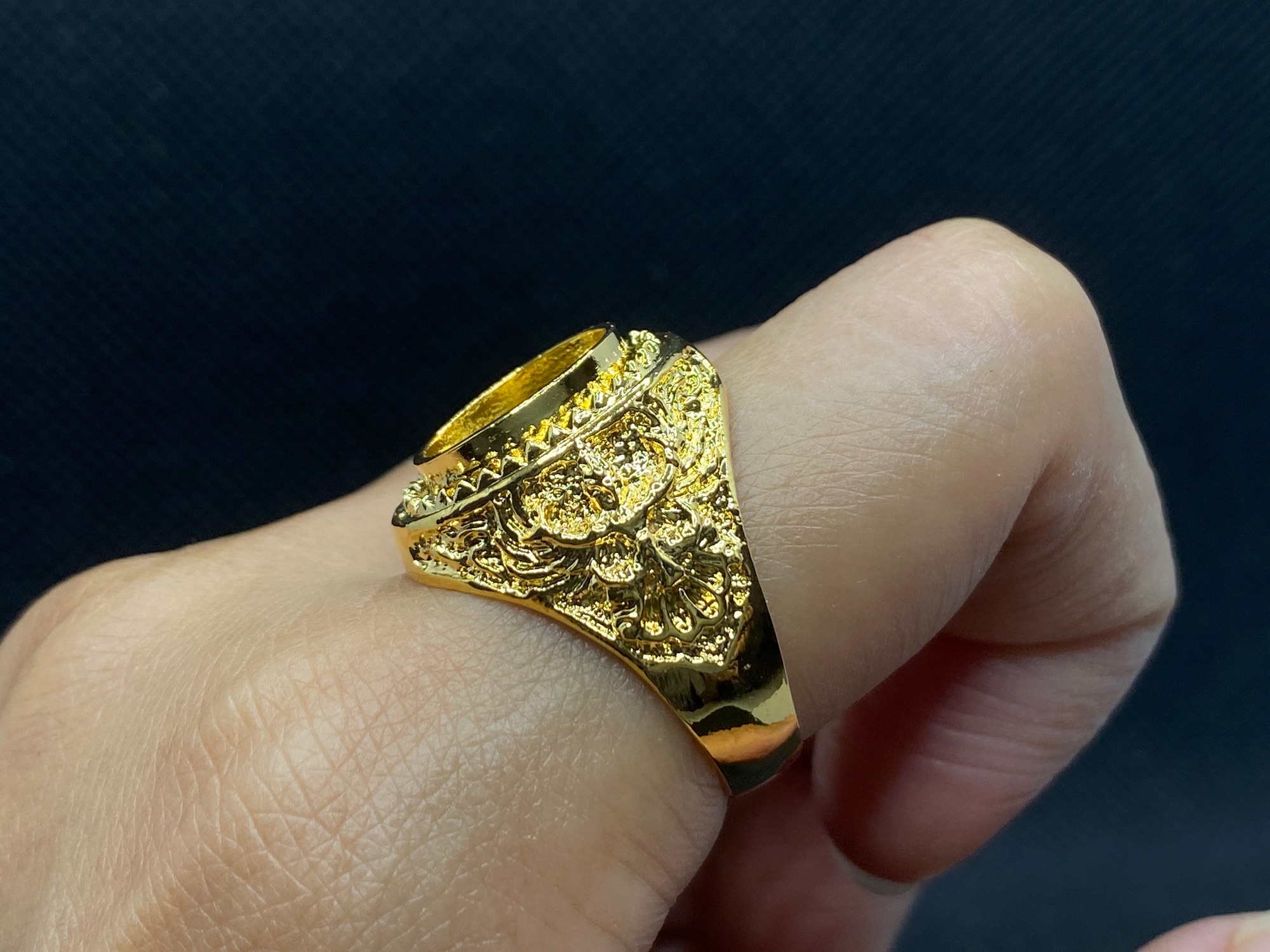 ตัวเรือนแหวน แหวน ลายพญาครุฑ ใส่หัวแหวนได้ยาว 1.3 ซม  ทองเหลืองชุบทองไมครอน