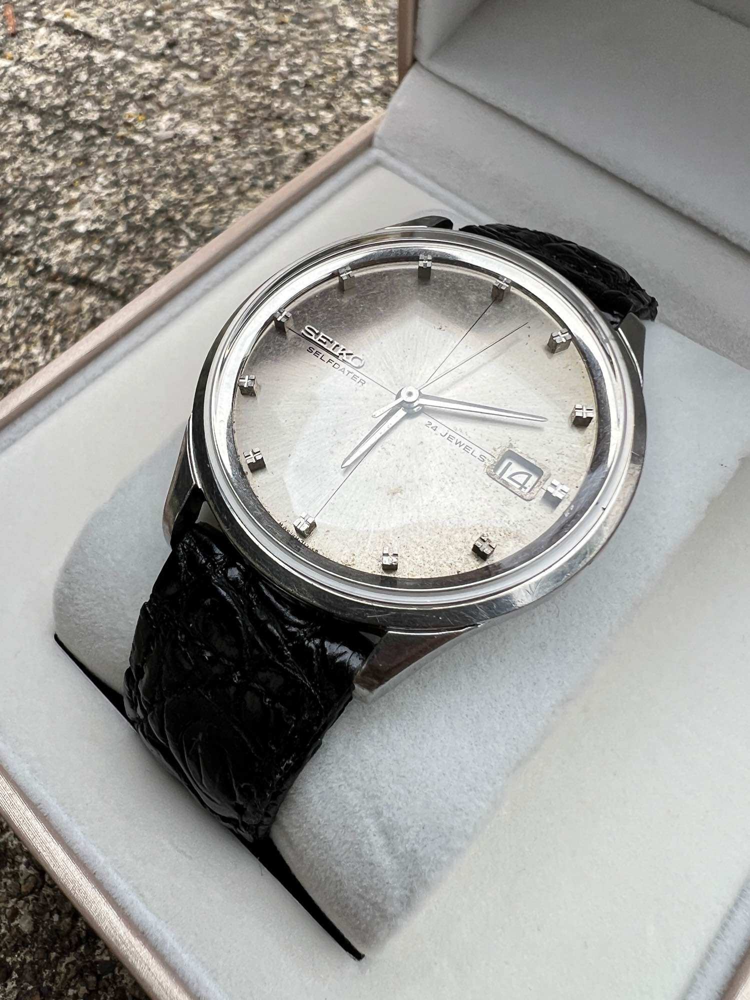 Seiko Automatic Selfdater 24 Jewels Automatic Watch Year.1963 (3 Month Warranty) ราคา 6,590 บาท*ส่งฟรี