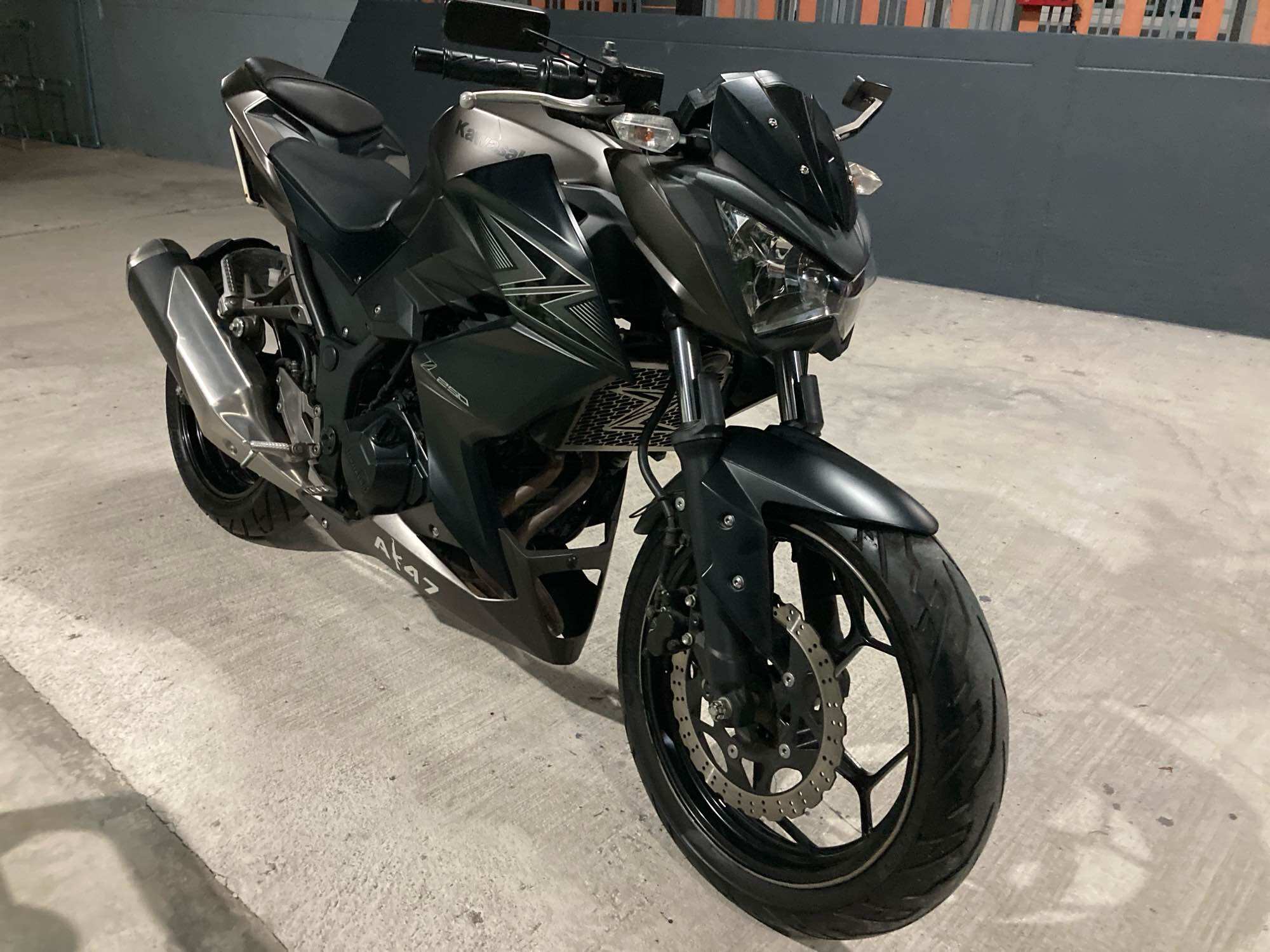 KAWASAKI Z250 ปี2015 สีดำด้าน(เดิม) มี ทะเบียน พรบ.เรียบร้อย ราคา 58,000 บาท*ส่งฟรี