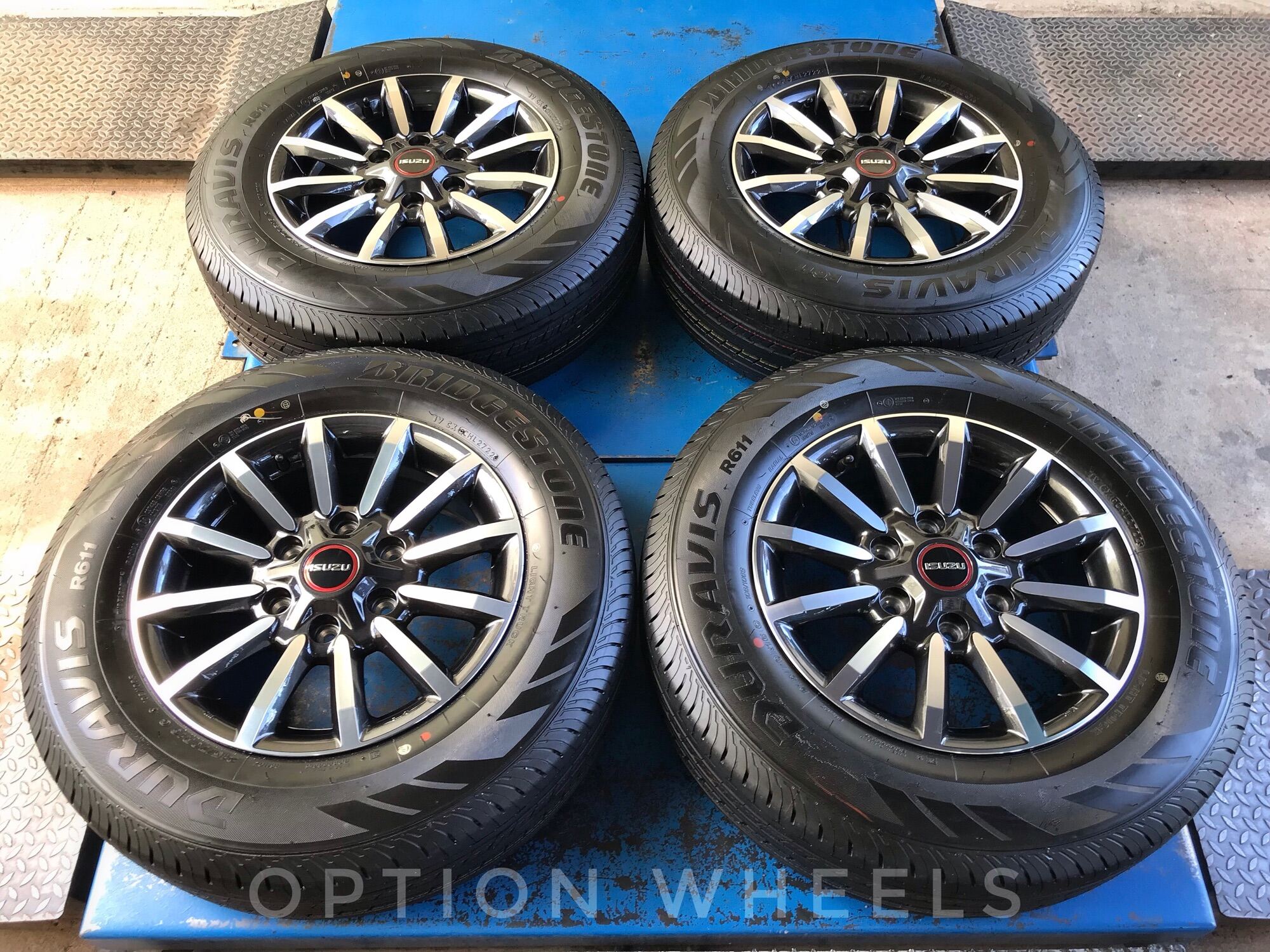 isuzu-d-max-1-9-z-top-16-bridgestone-215-70