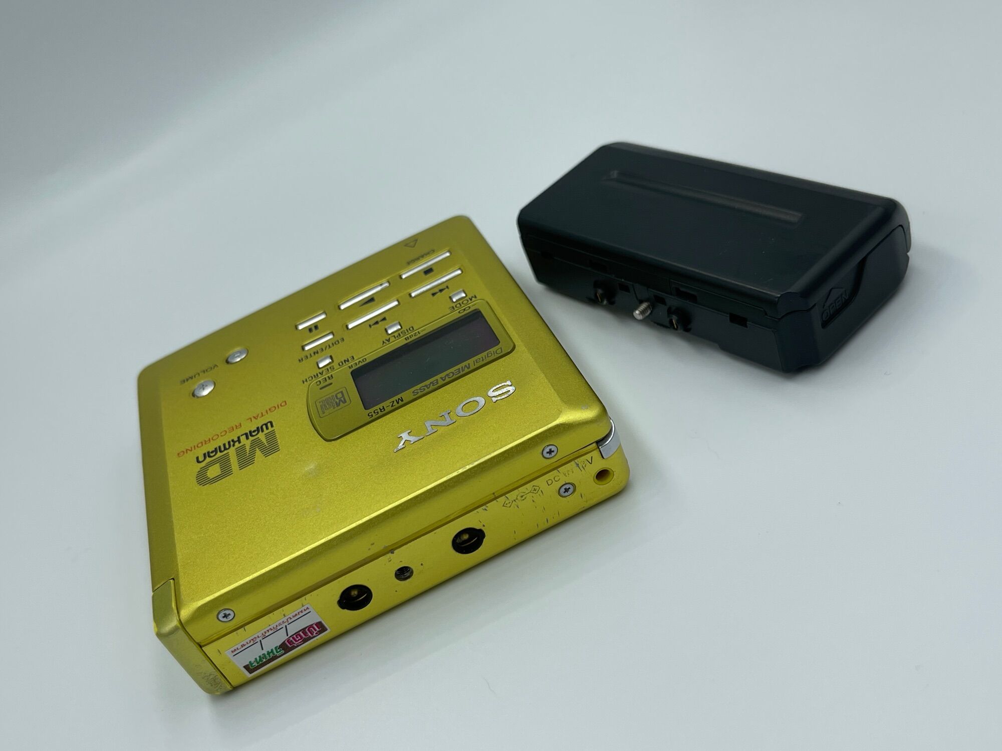 SONY MD PLAYER MZ-R55 GOLD - MD, CD, DVD, CASSETTE TAPE BY เป๋าตังค์ แร ...