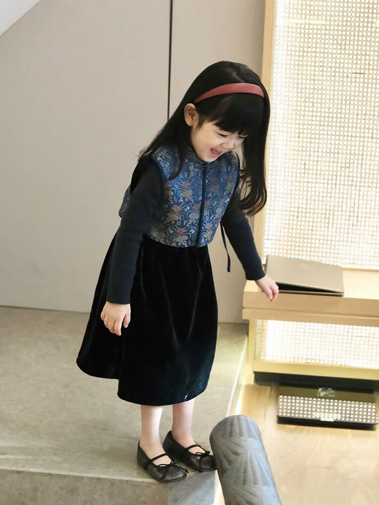 สไตล์เจ้าหญิง Hanfu เสื้อผ้าชุดสําหรับสาวฤดูใบไม้ผลิ/ฤดูใบไม้ร่วงจีนแบบดั้งเดิมครึ่งชุดผ้าไหมกํามะหยี่วัสดุ ราคา  249 บาท*ส่งฟรี