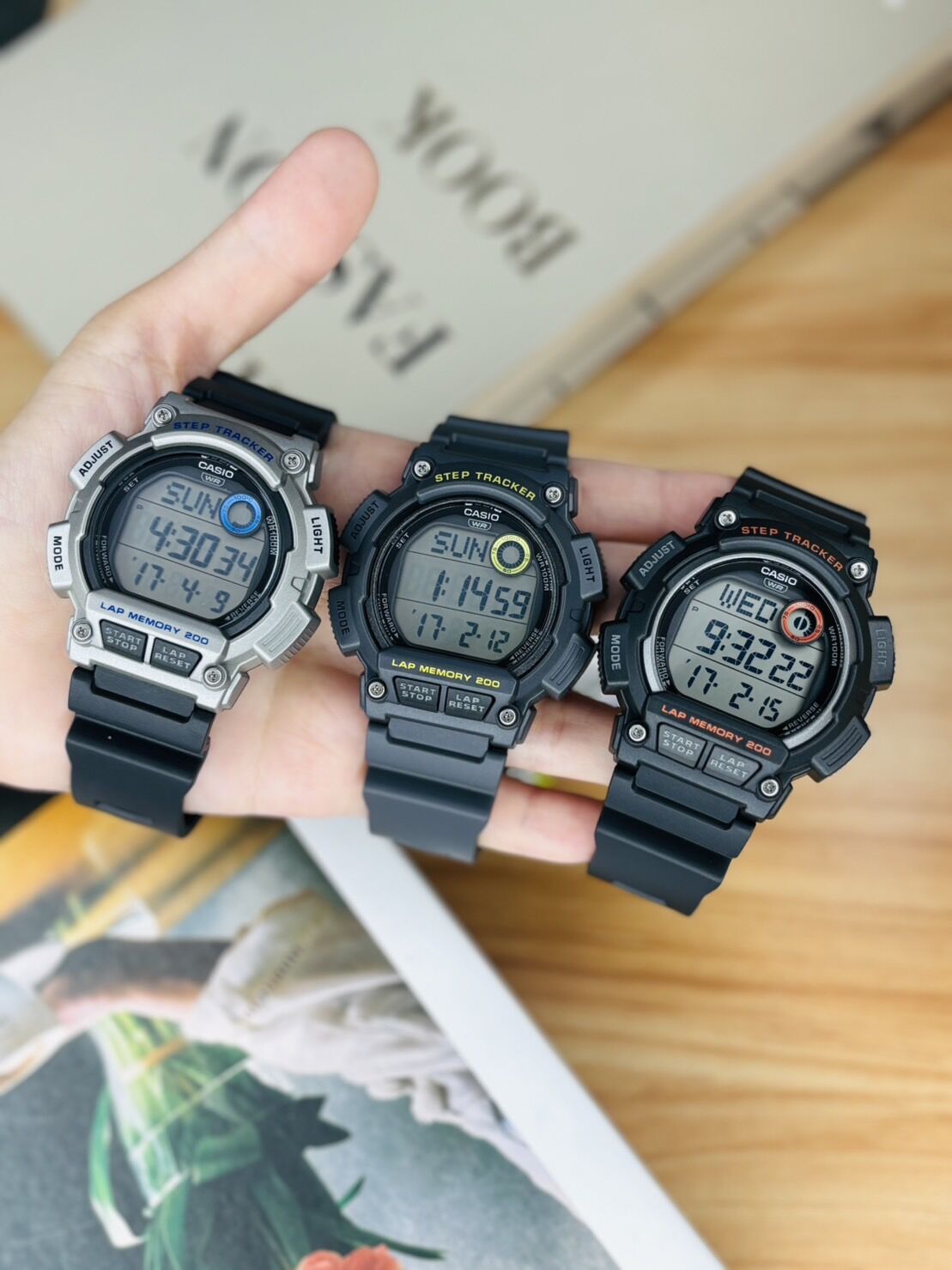 Casio นาฬิกาข้อมือDIGITAL สายเรซิ่น 🏃ความจำจับเวลาเดินหน้า 200 รอบ 💧 กันน้ำลึก 100 เมตร 💡 ไฟ LED ⏰ นาฬิกาปลุก 5 เวลา 🕤จับเวลา สินค้าของใหม่ ขอบแท้ รับประกันศูนย์ 1 ปี WS-2100H-1A สีดำ WS-2100H-1A2สายดำกรอบเงิน WS-2100H-8A ราคา 1,479 บาท*ส่งฟรี
