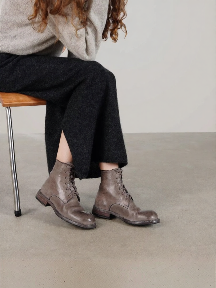 JUNBO | Handmade Waterwashed Horsetail Leather Coarse Heel Elegant Short Boots ราคา 10,023 บาท*ส่งฟรี