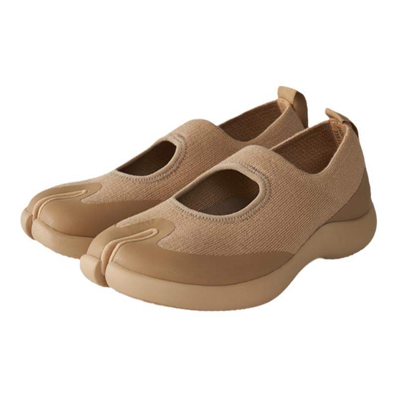 Minnetonka | Split Toe Tabi Flatforms Flyknit Shoes ราคา 3,558 บาท*ส่งฟรี