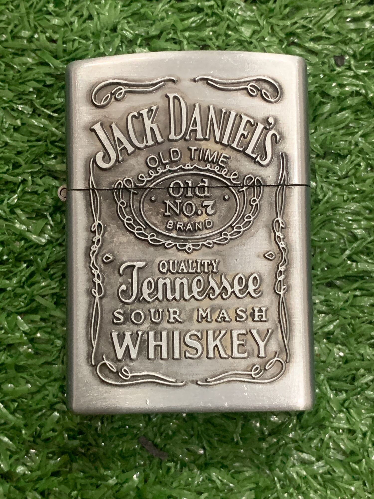 ซิปโป้ลาย Jack Daniels ใช้จุดไฟ (สีเงิน)